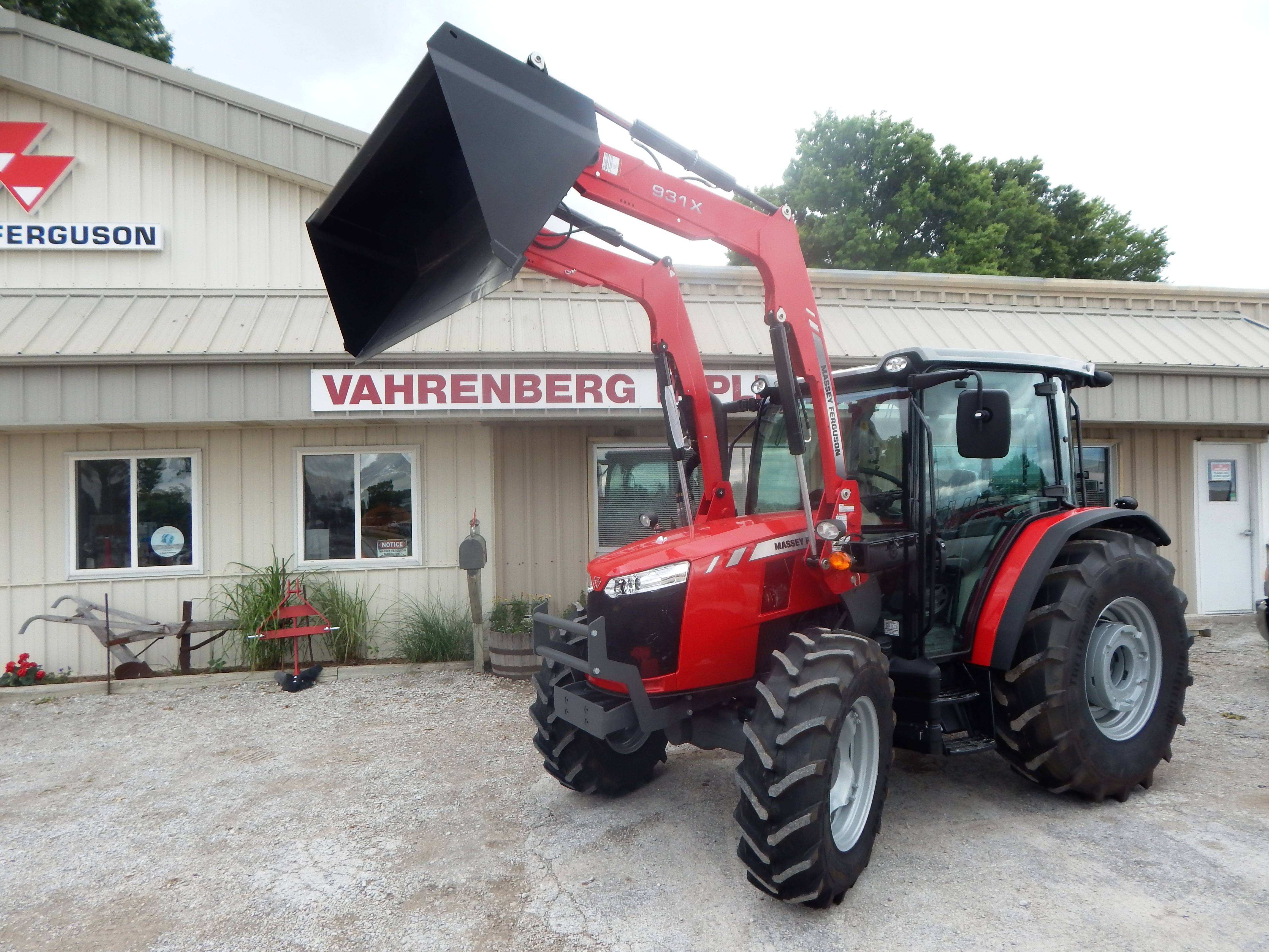 2026 Massey Ferguson 4707 Global Tractor