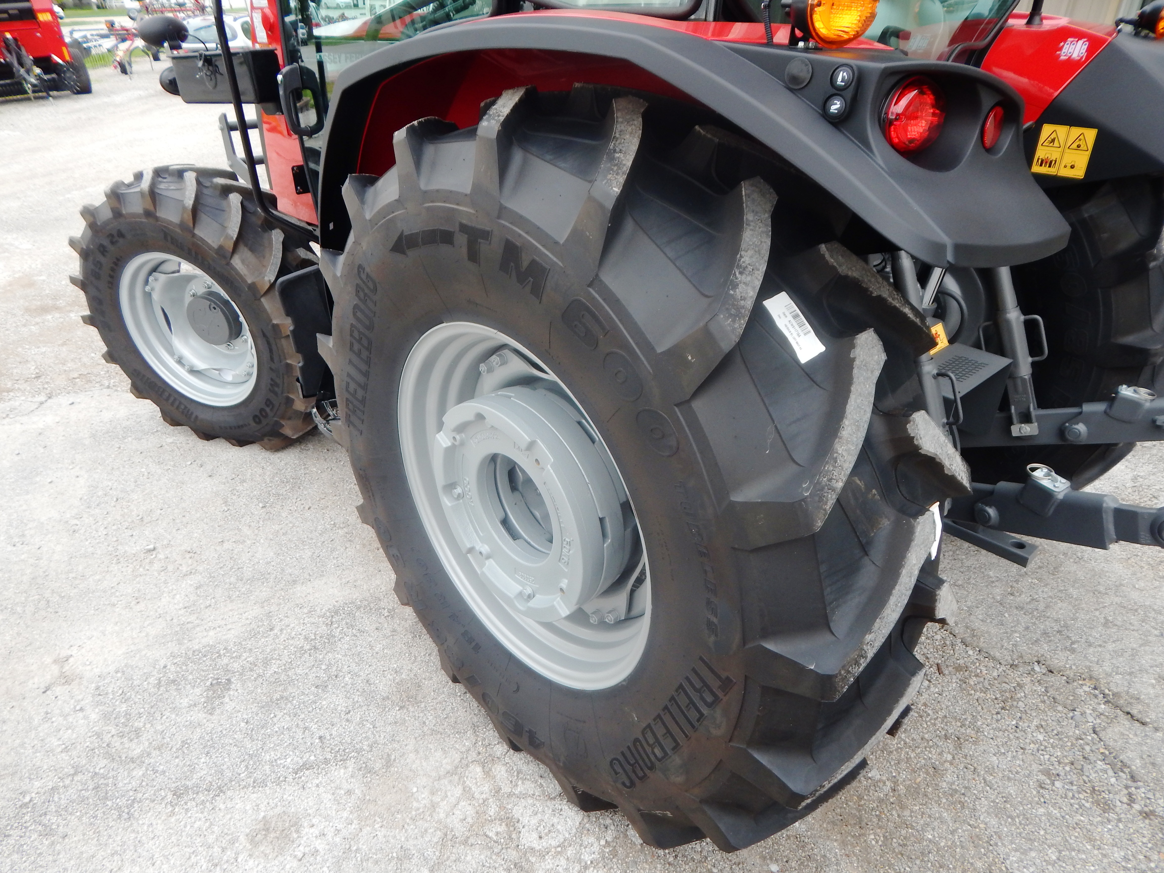 2026 Massey Ferguson 4707 Global Tractor