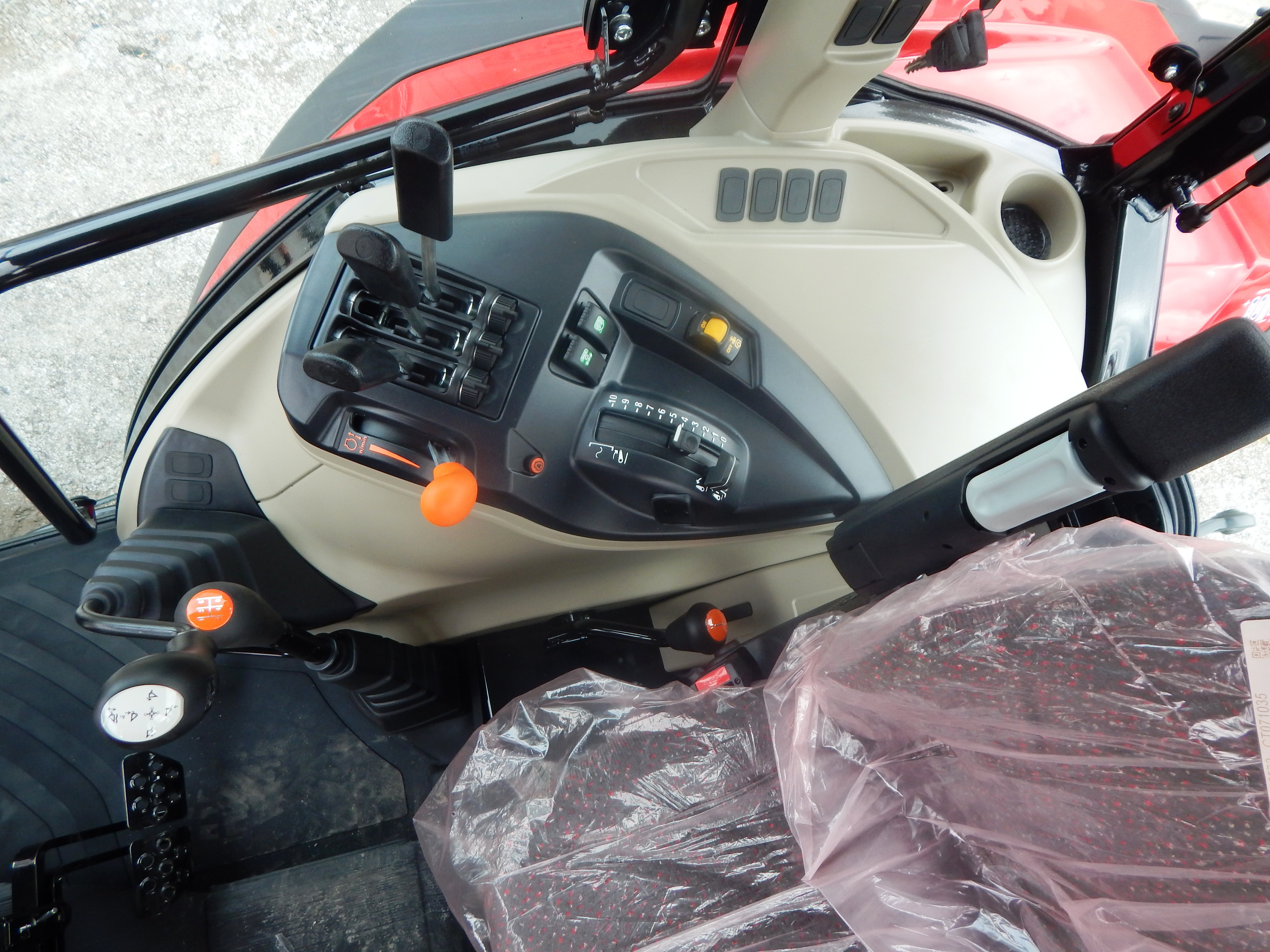 2026 Massey Ferguson 4707 Global Tractor