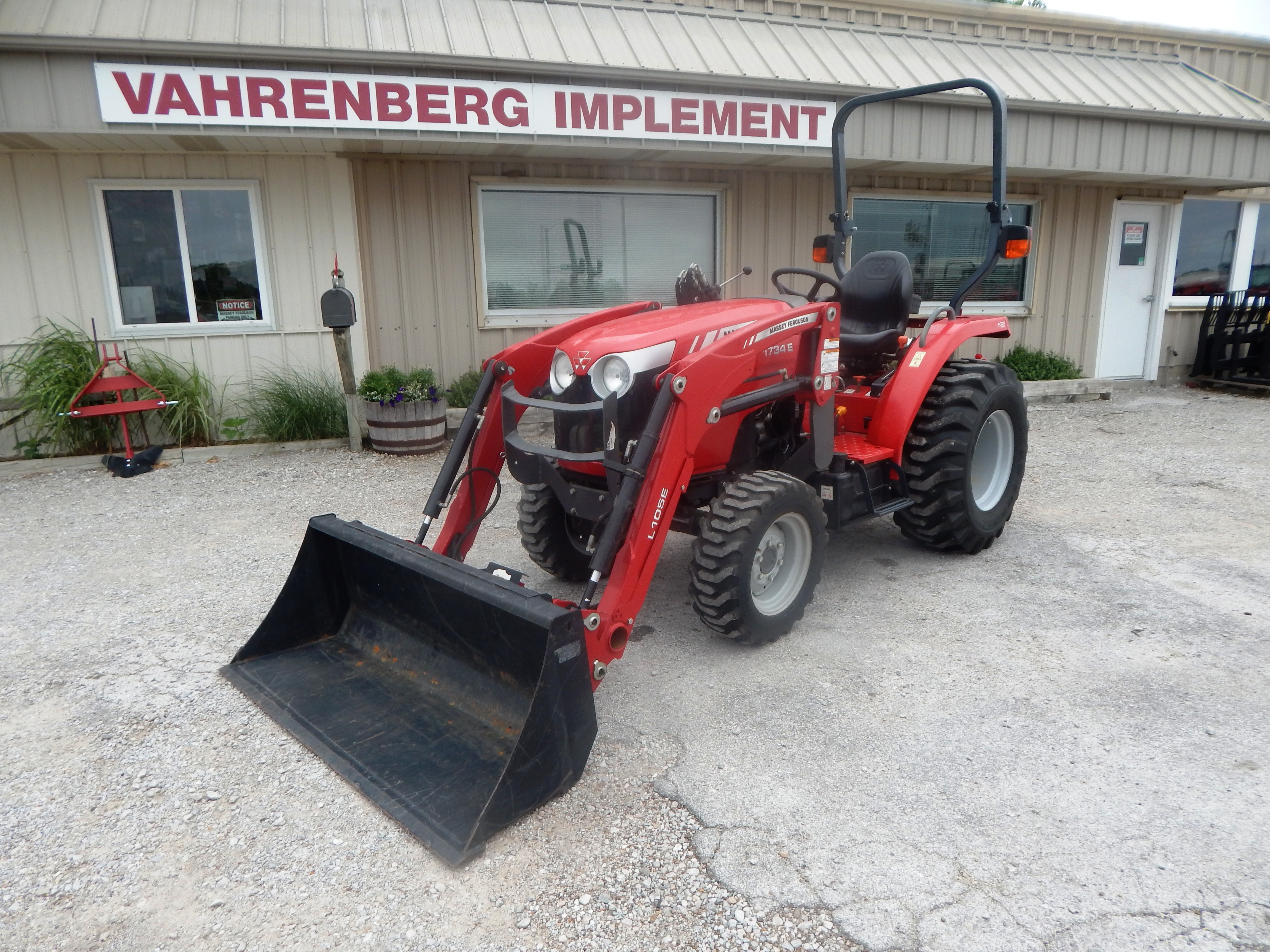 2017 Massey Ferguson 1734E Hydro Tractor