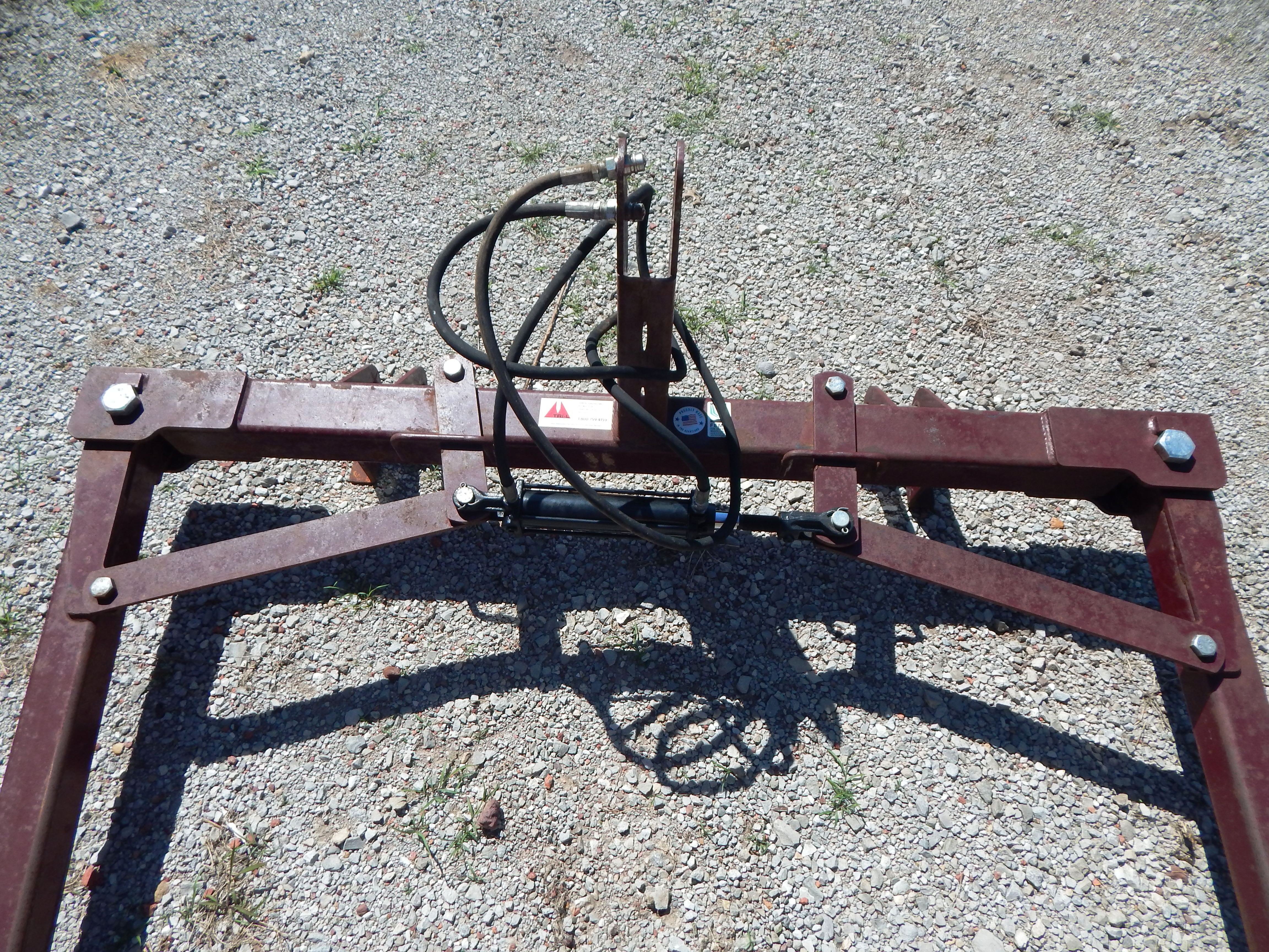 2016 Tri-L UNR-3000C Bale Unroller
