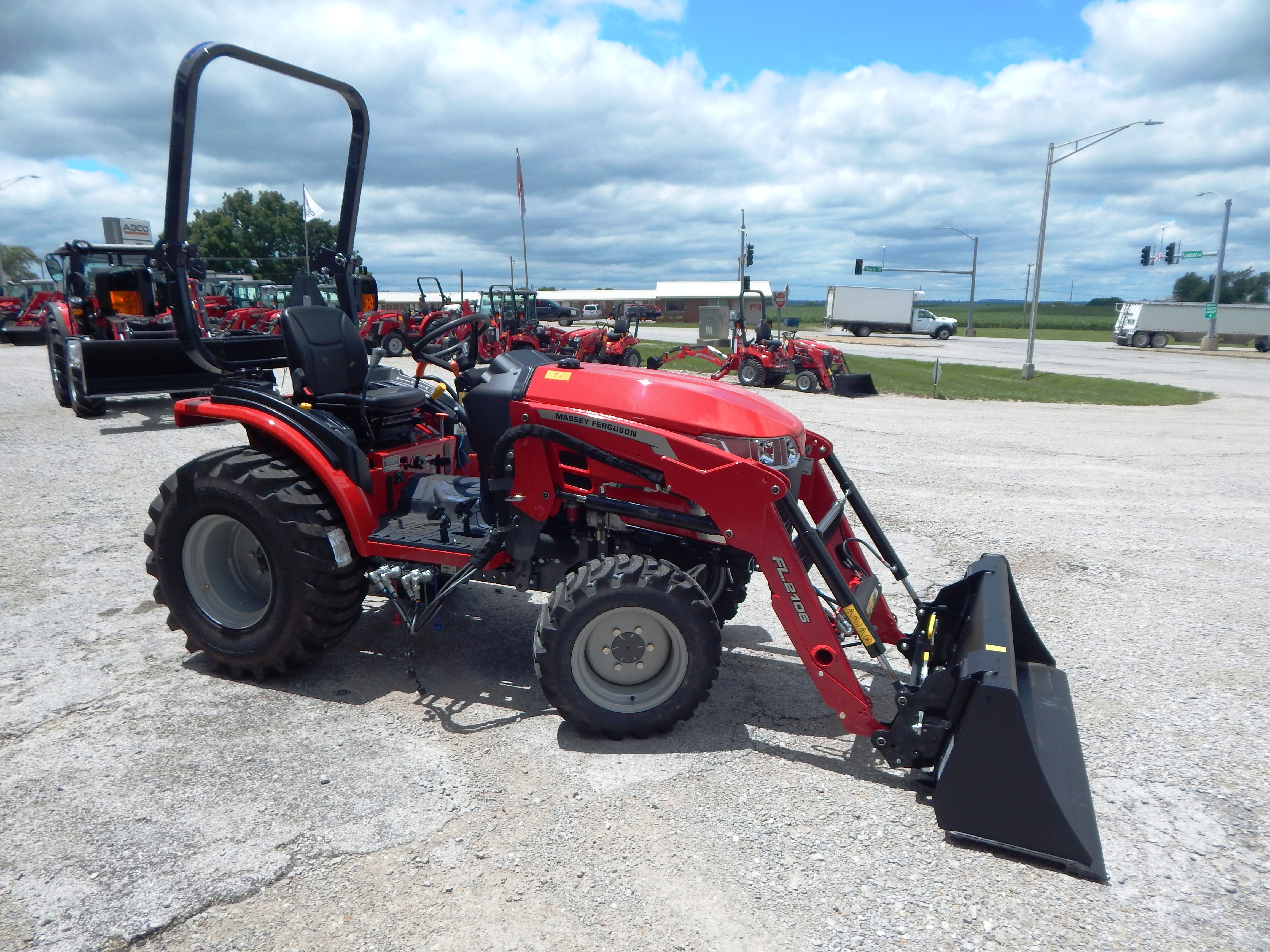 2026 Massey Ferguson 1M.25 Hydro Tractor