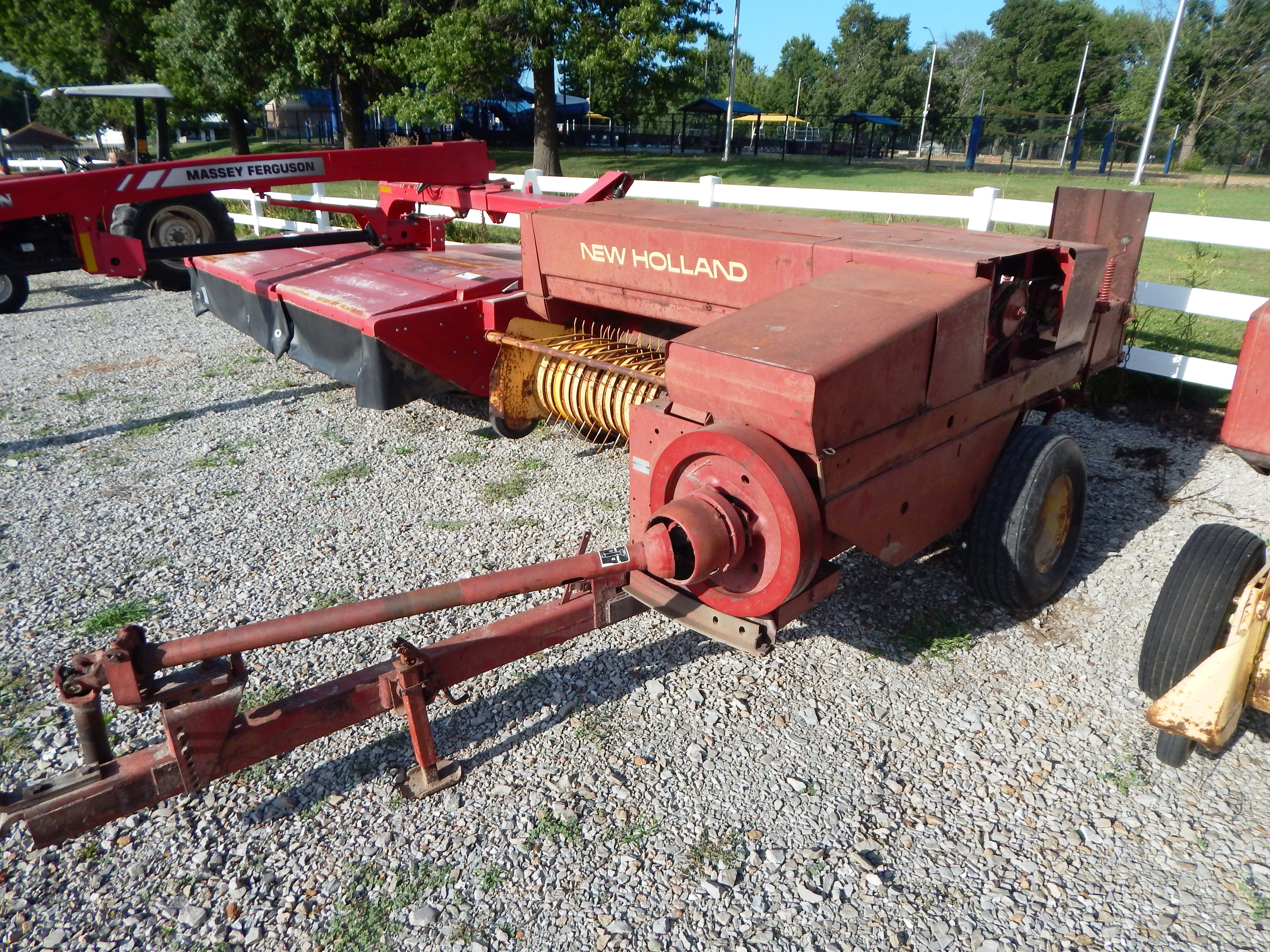 1979 New Holland 315 Baler/Square