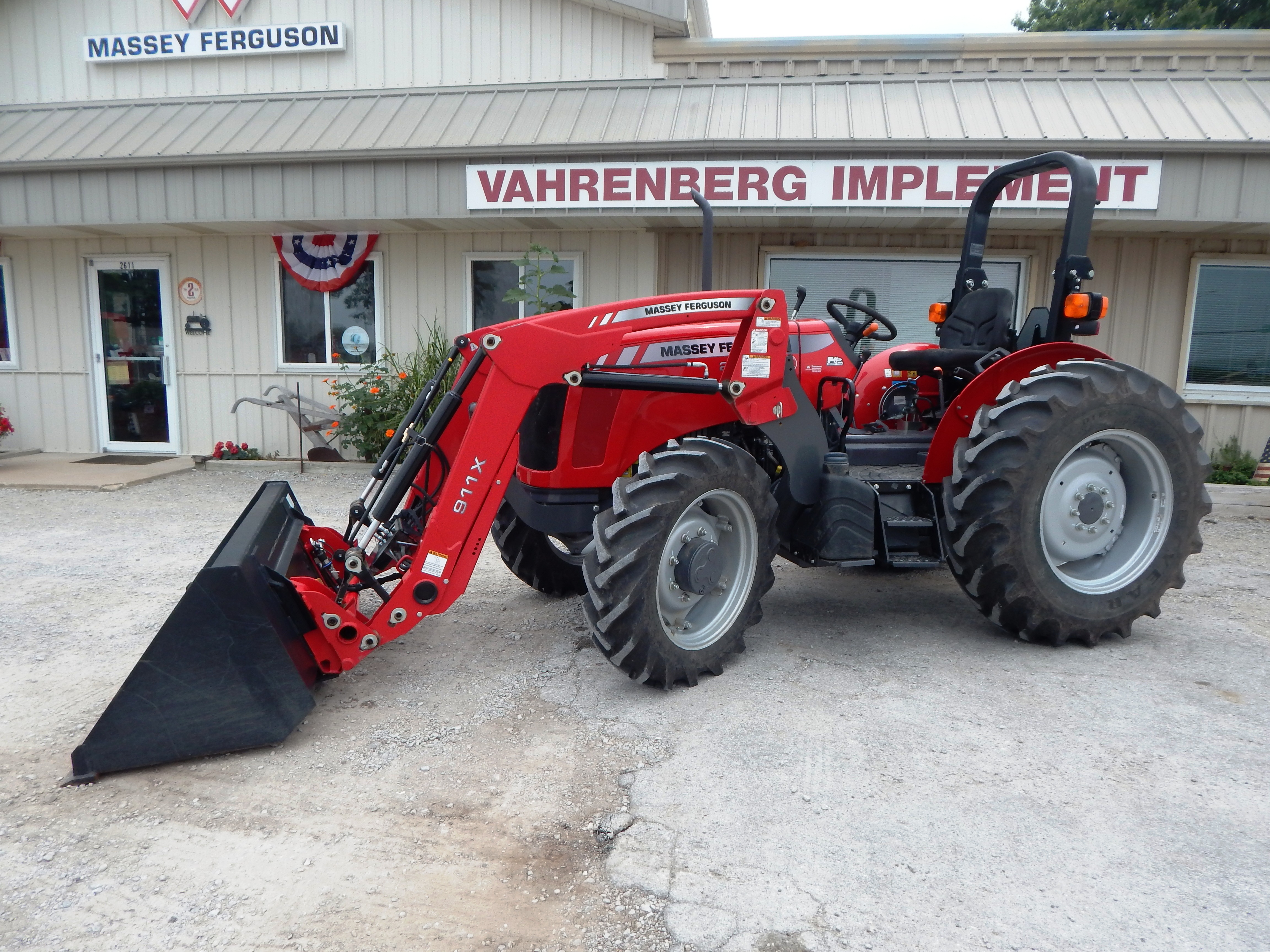 2022 Massey Ferguson 2605H Tractor