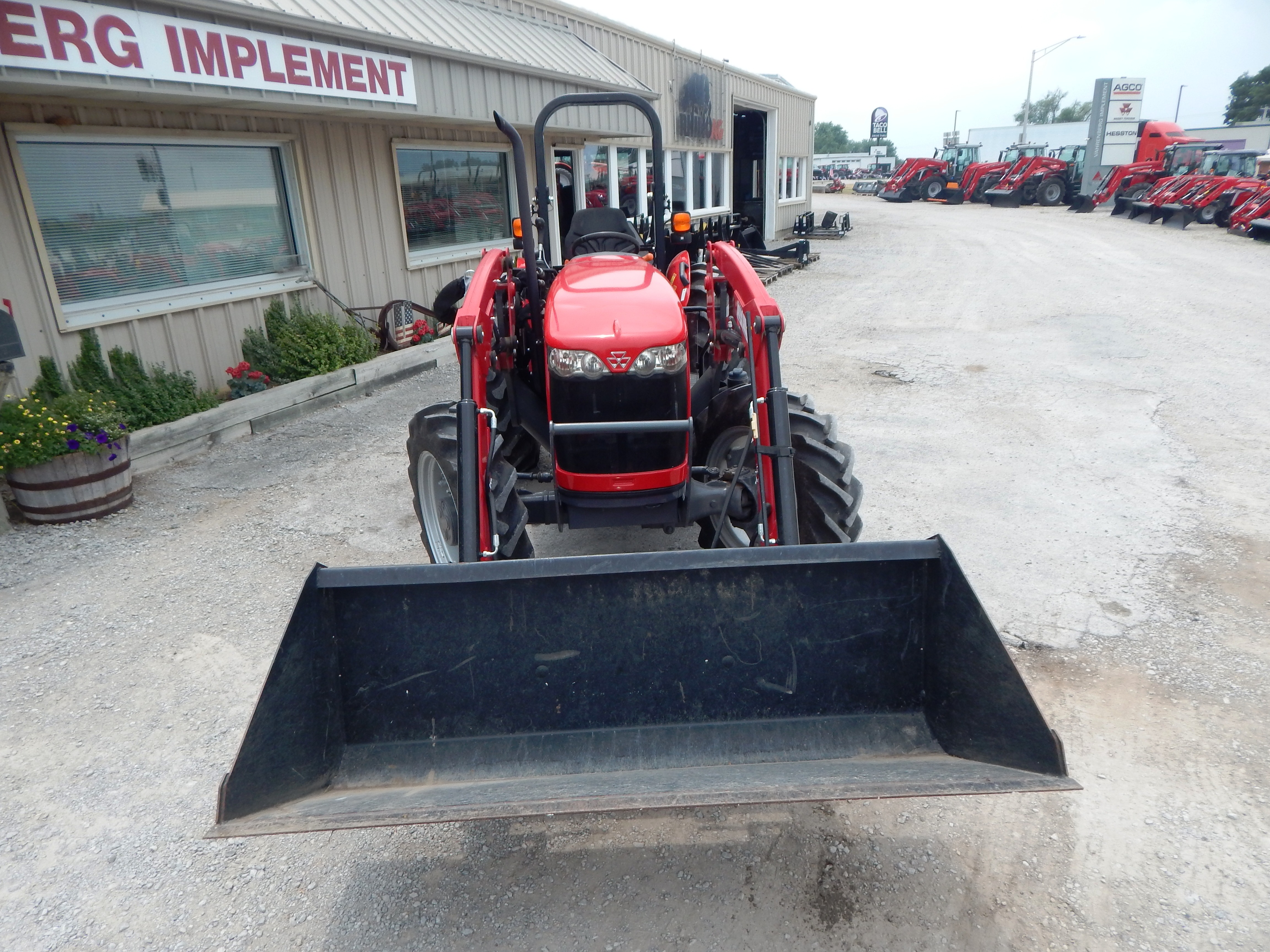 2022 Massey Ferguson 2605H Tractor