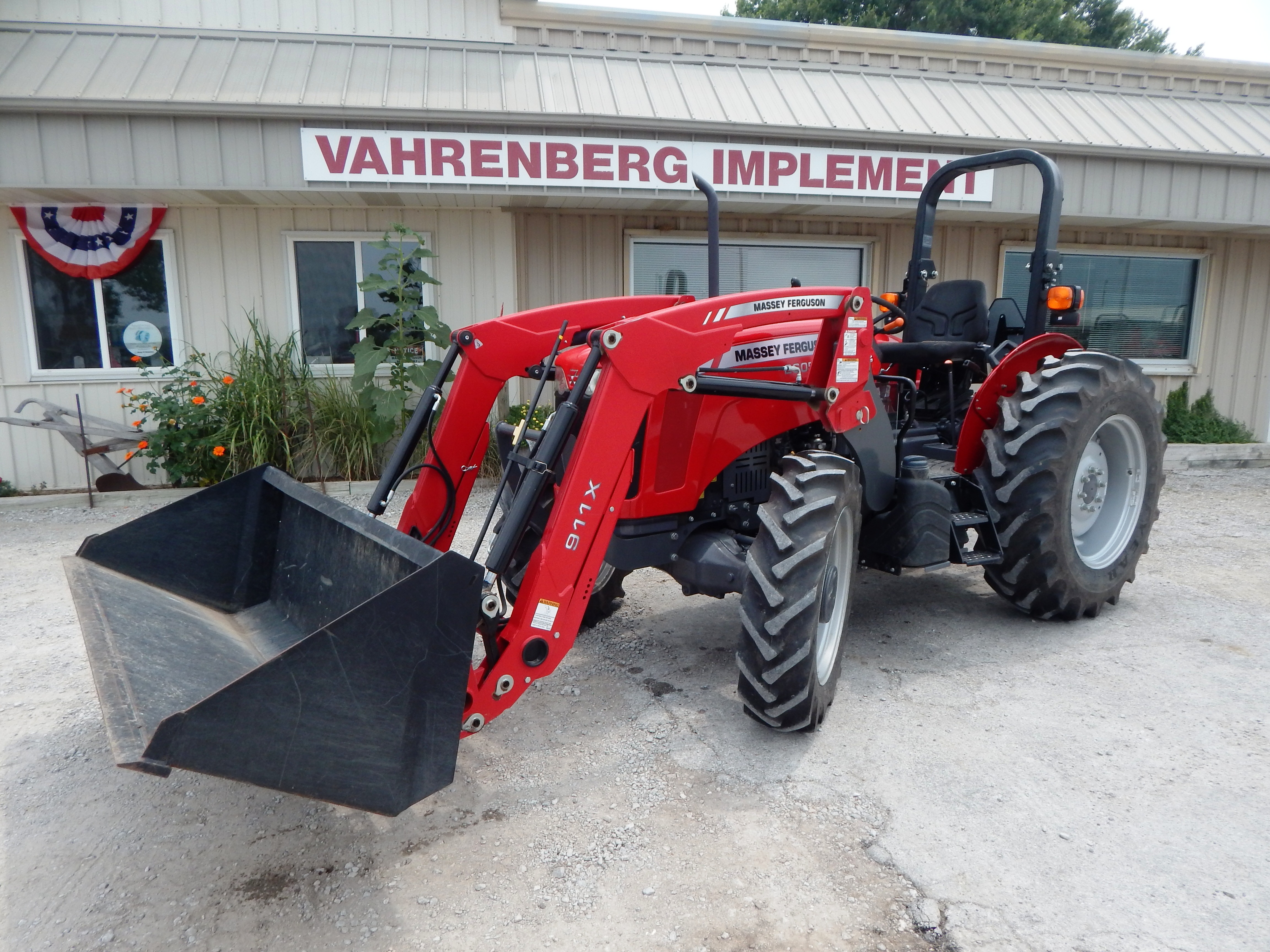 2022 Massey Ferguson 2605H Tractor