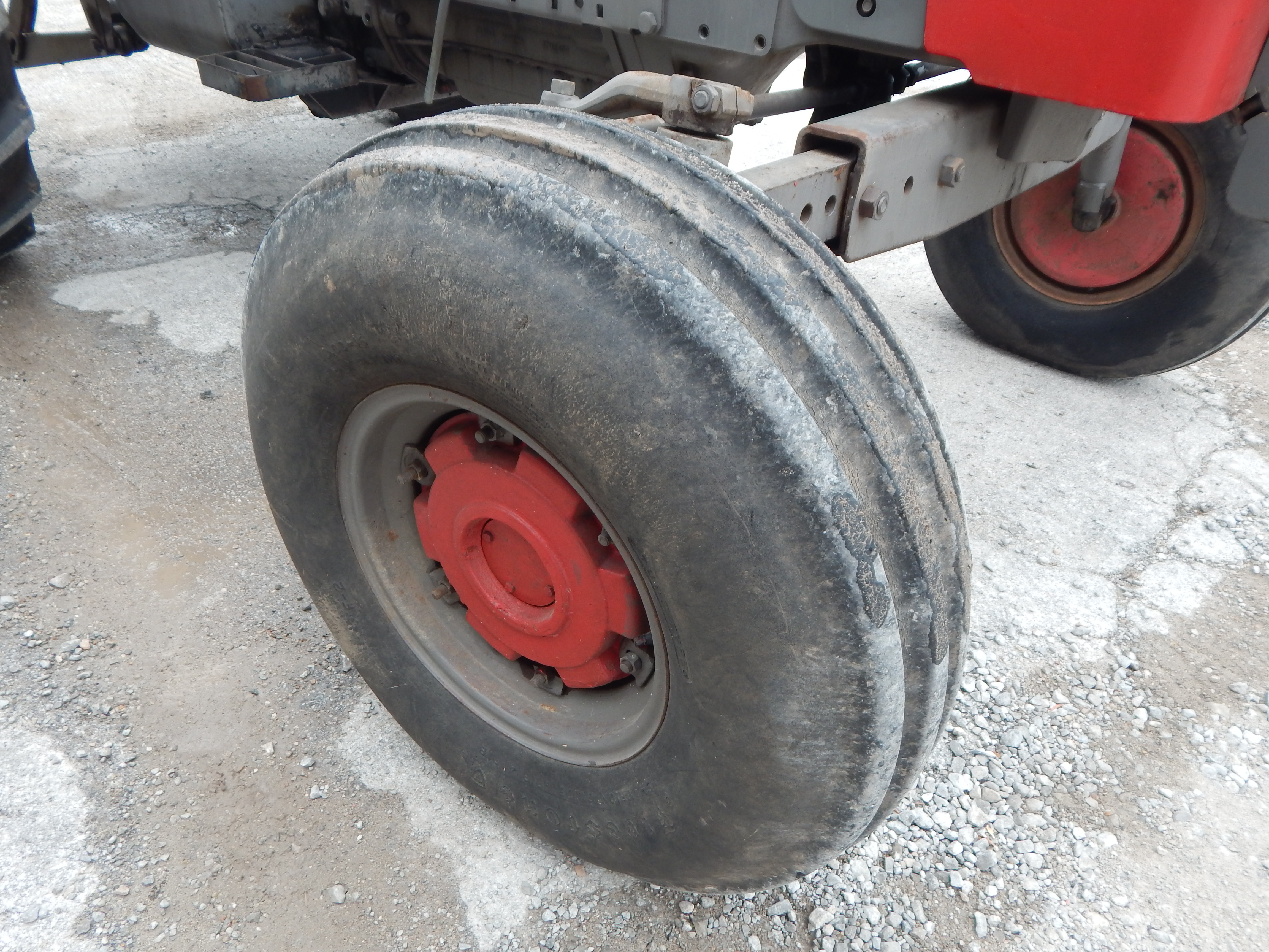 Massey Ferguson 1080 Tractor