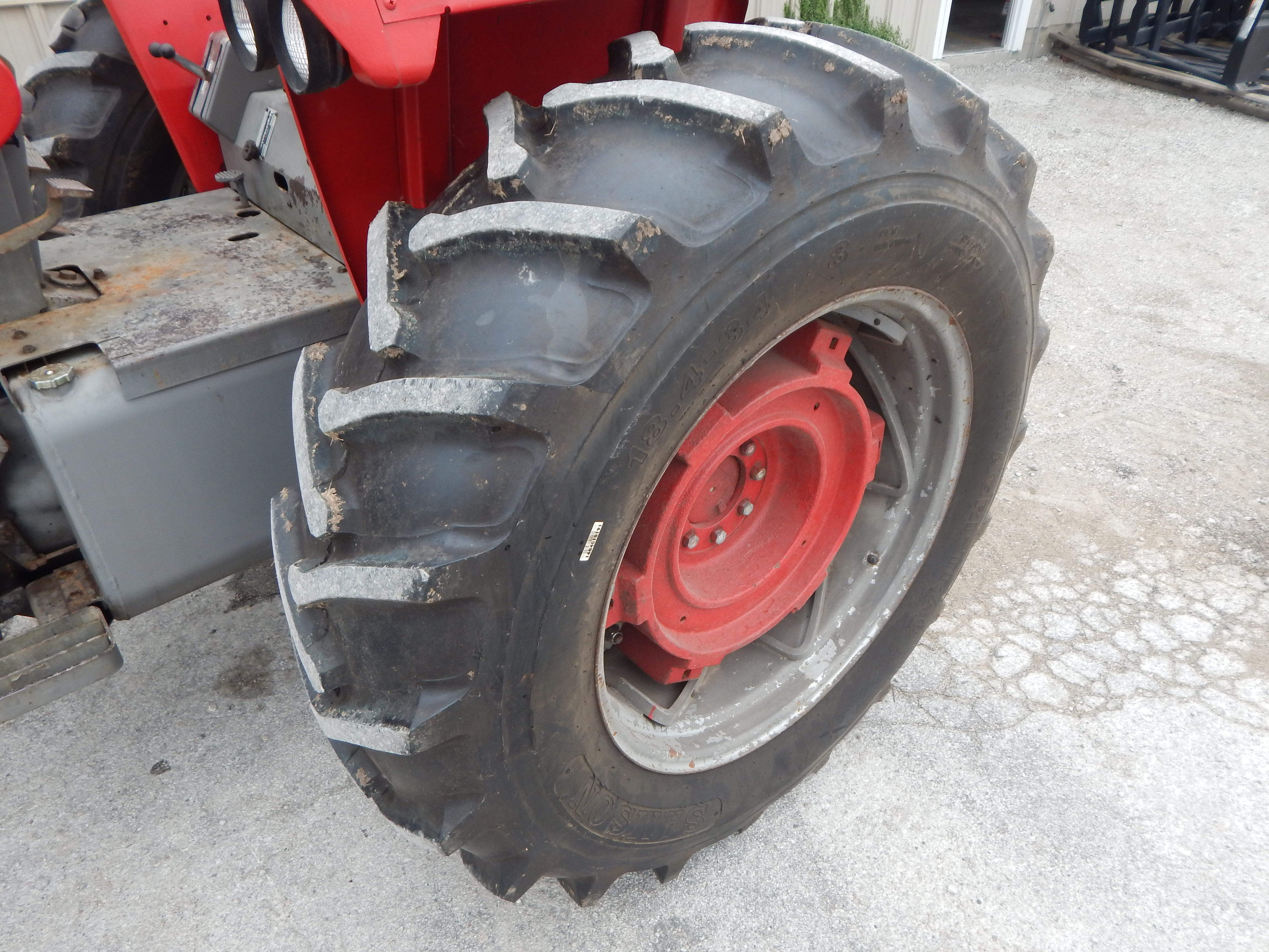 Massey Ferguson 1080 Tractor
