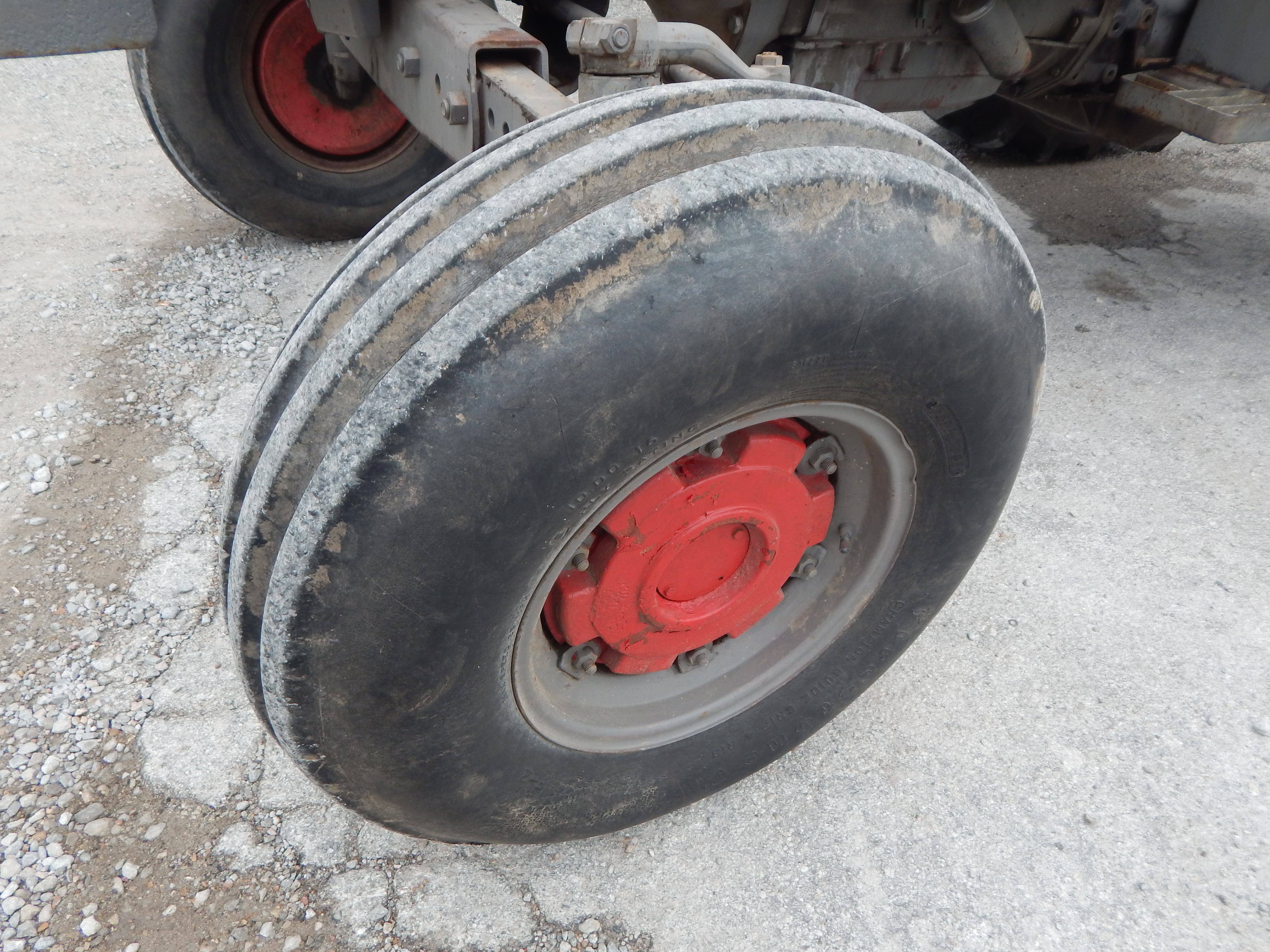 Massey Ferguson 1080 Tractor