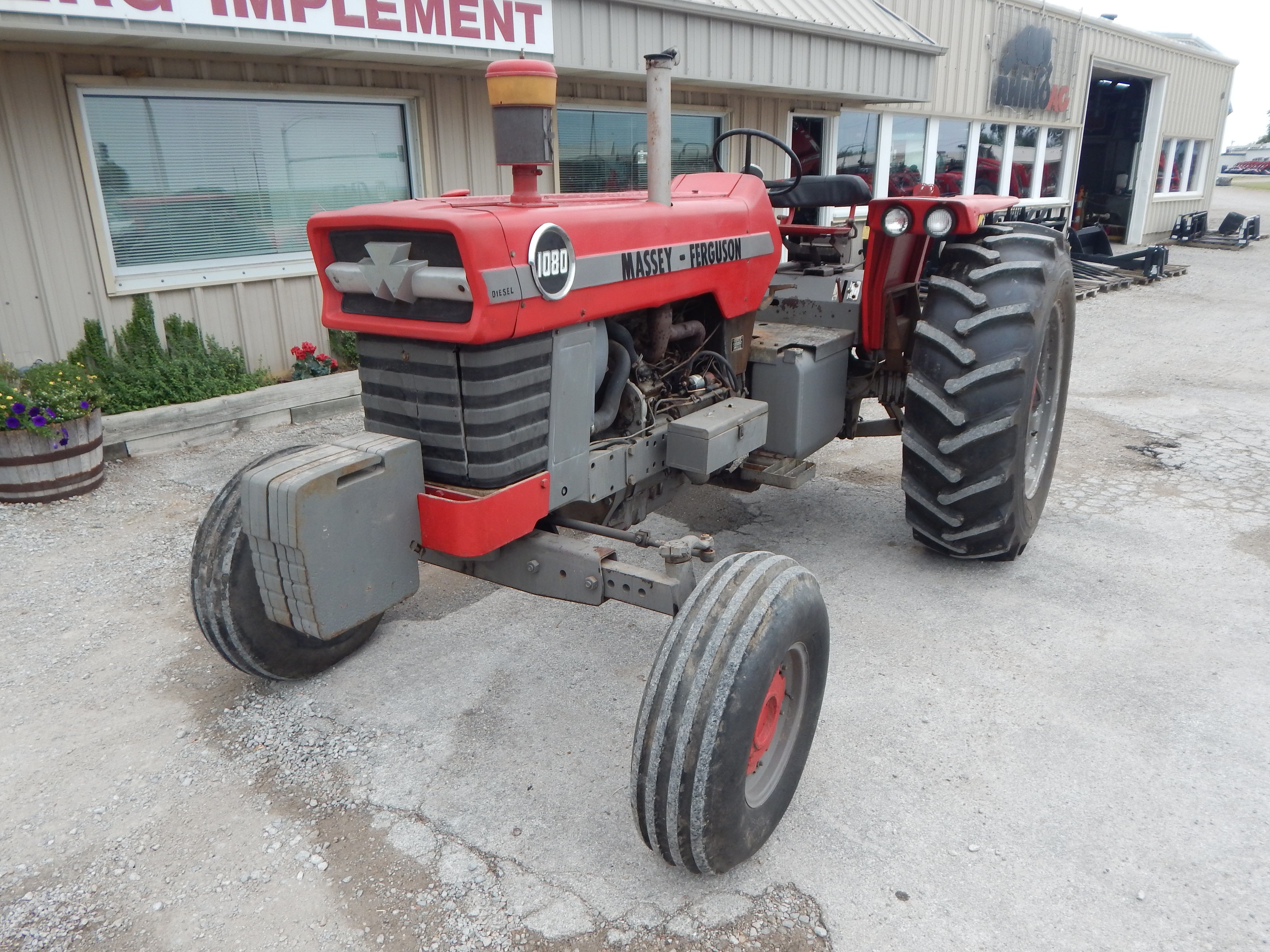 Massey Ferguson 1080 Tractor