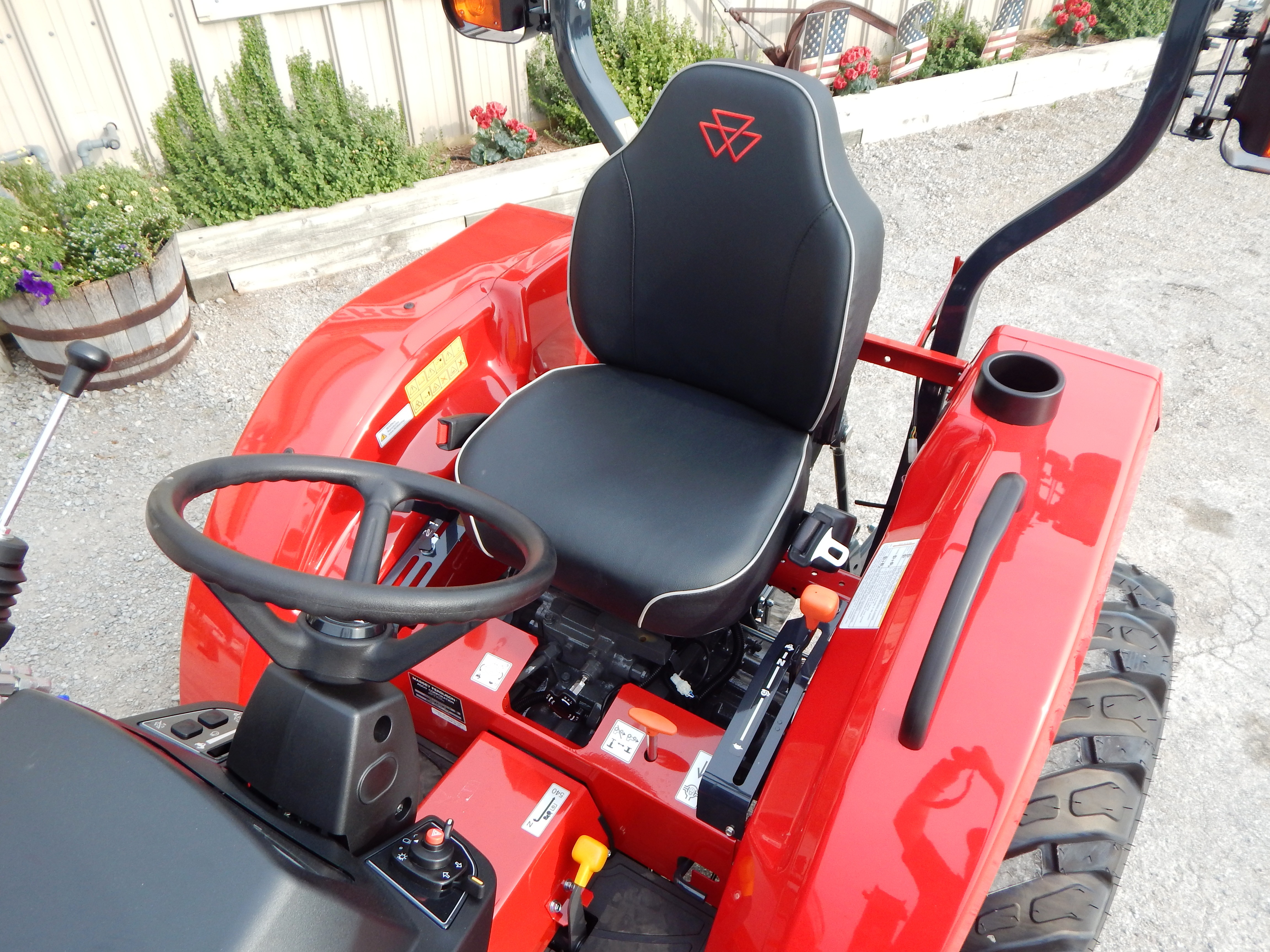 2026 Massey Ferguson 1E.35 Hydro Tractor