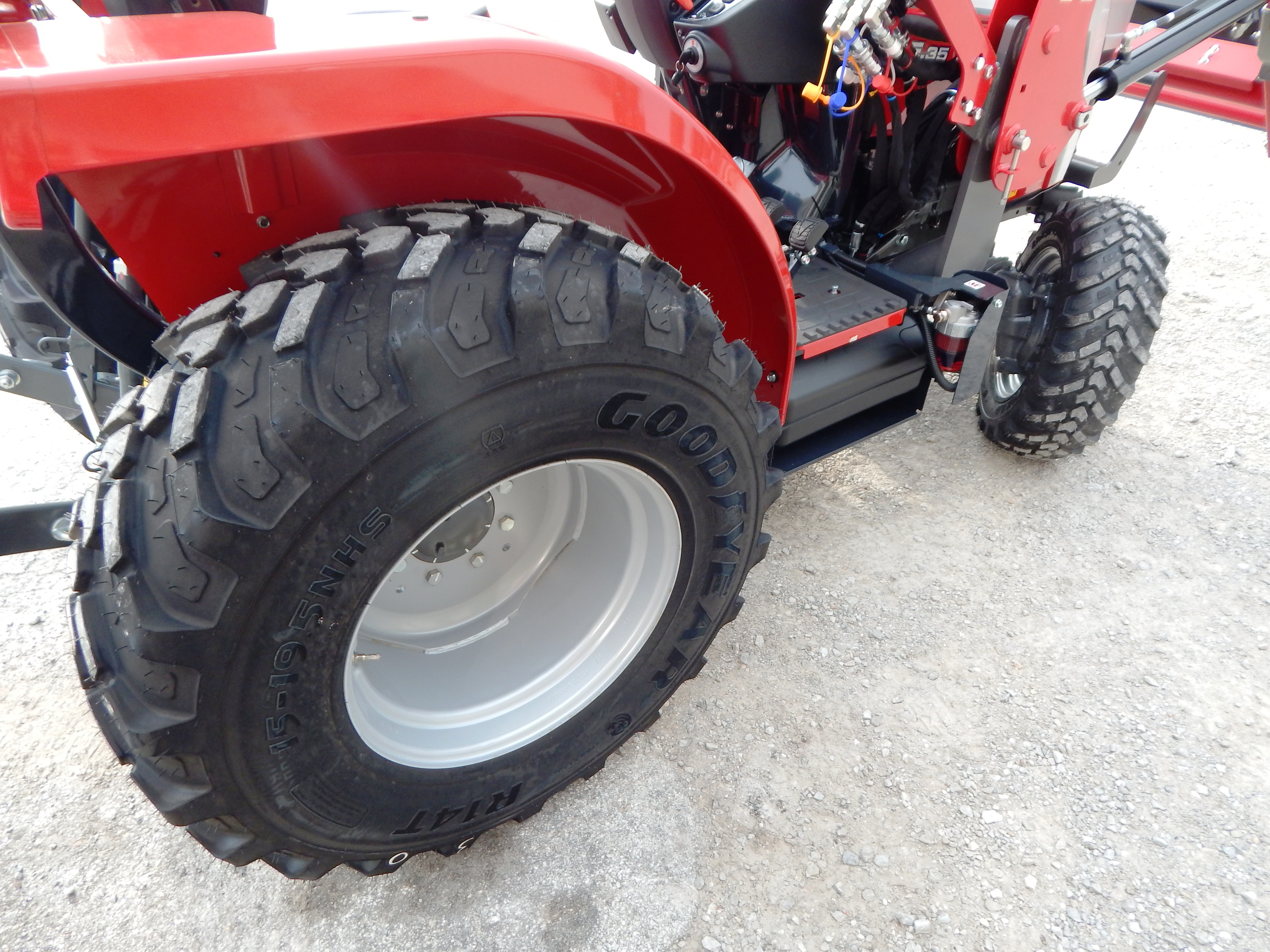 2026 Massey Ferguson 1E.35 Hydro Tractor
