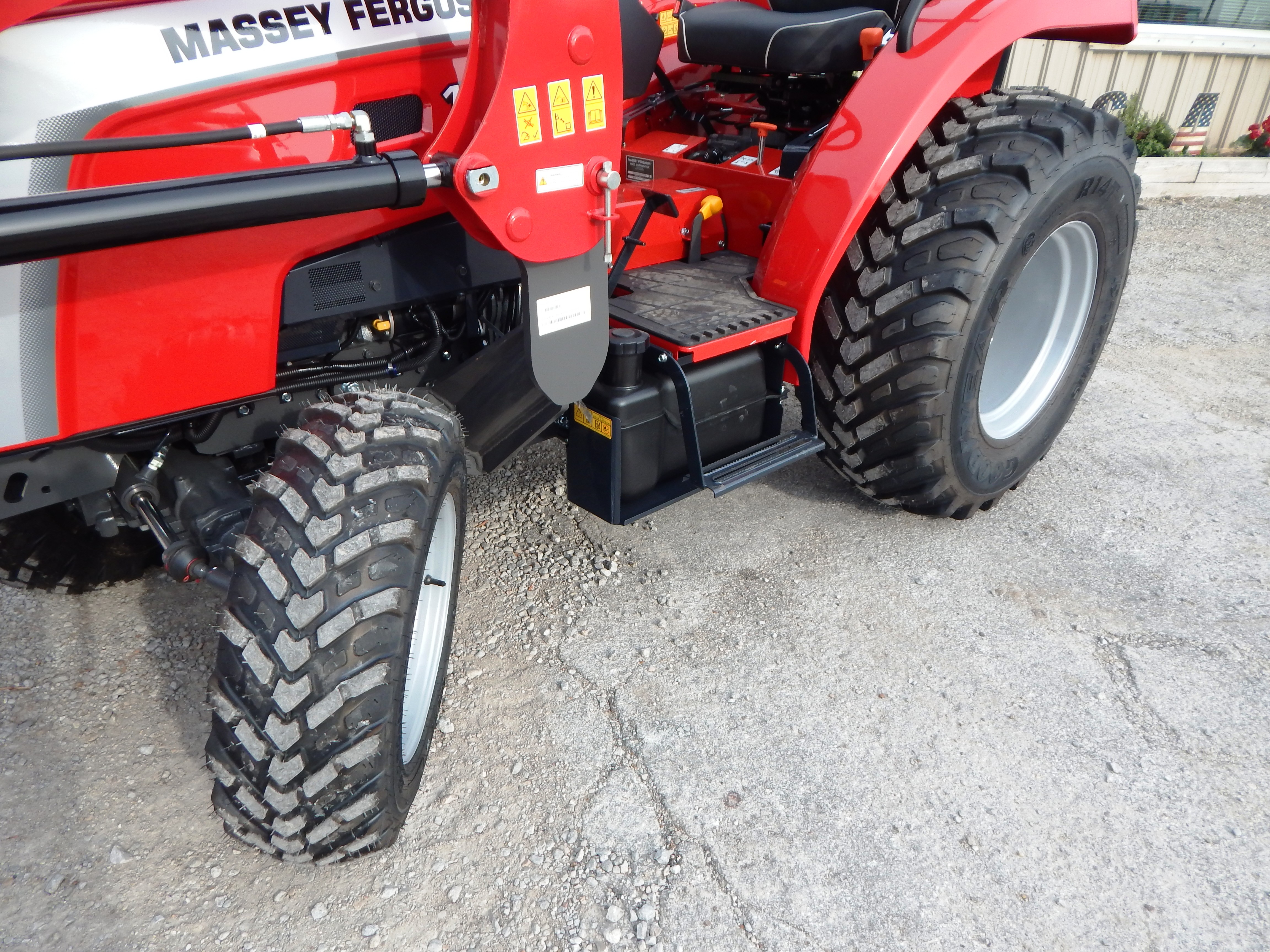 2026 Massey Ferguson 1E.35 Hydro Tractor