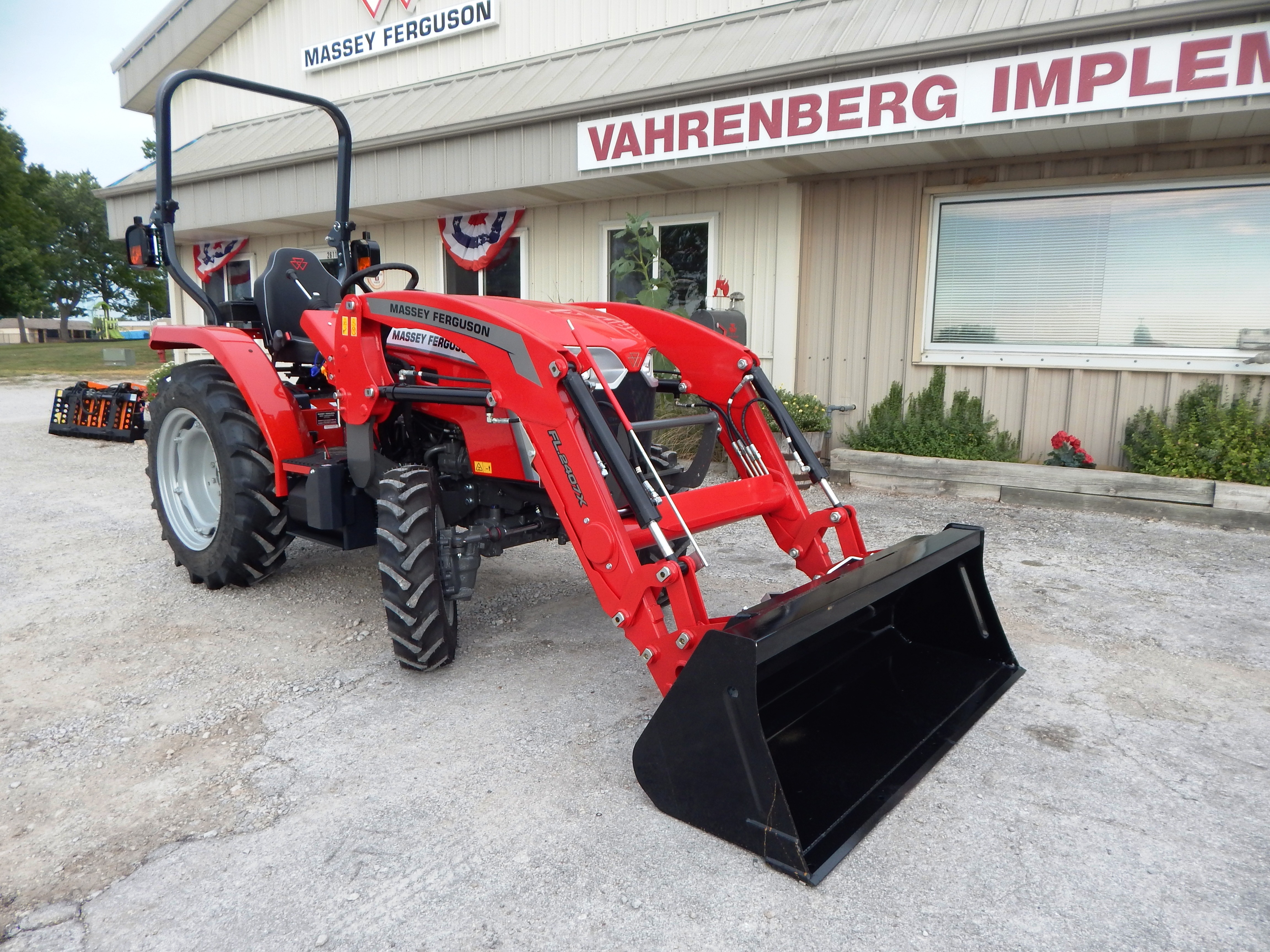 2026 Massey Ferguson 1E.40 Shuttle Tractor