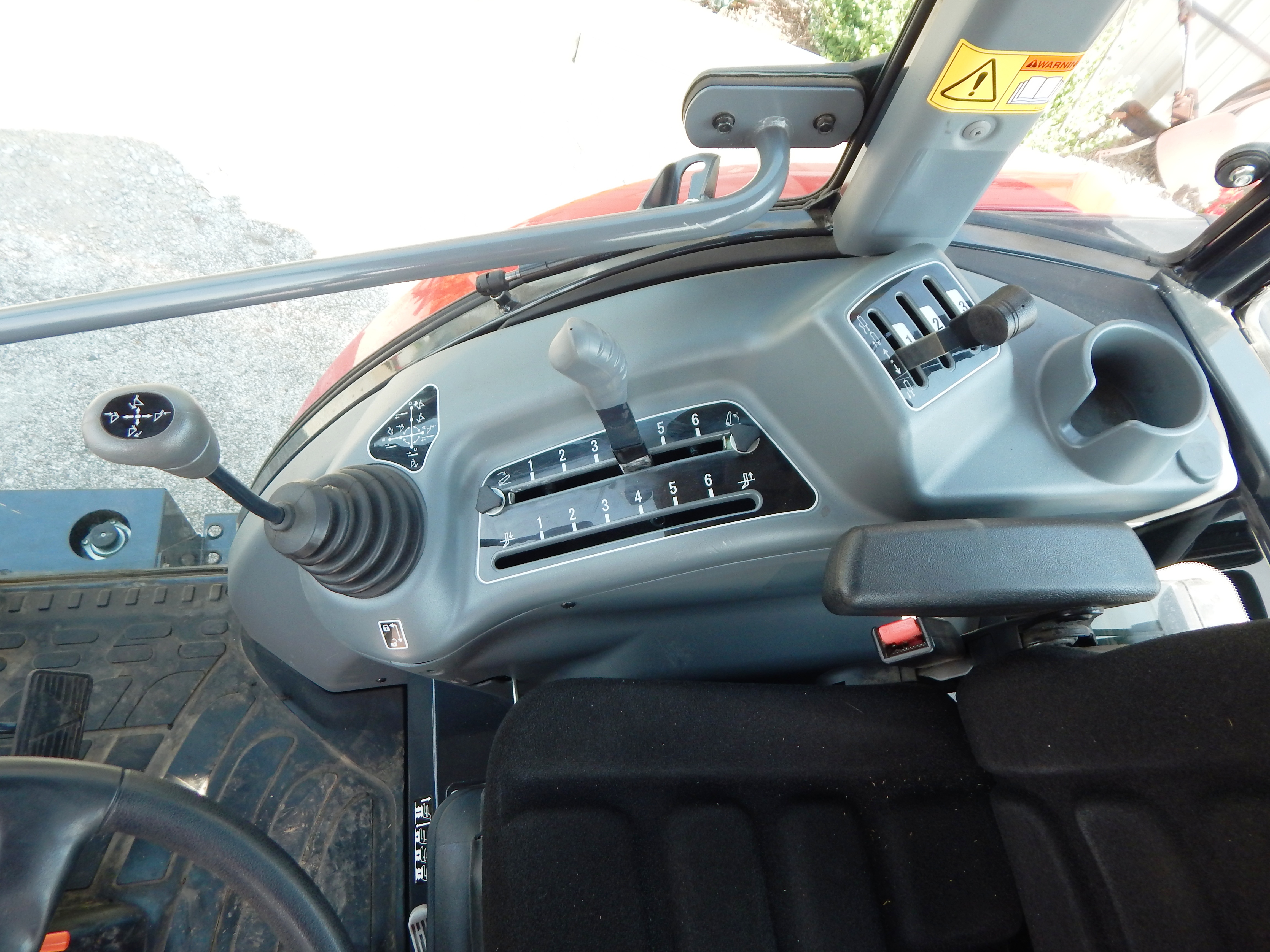 2018 Massey Ferguson 1742 Premium eHydro Tractor