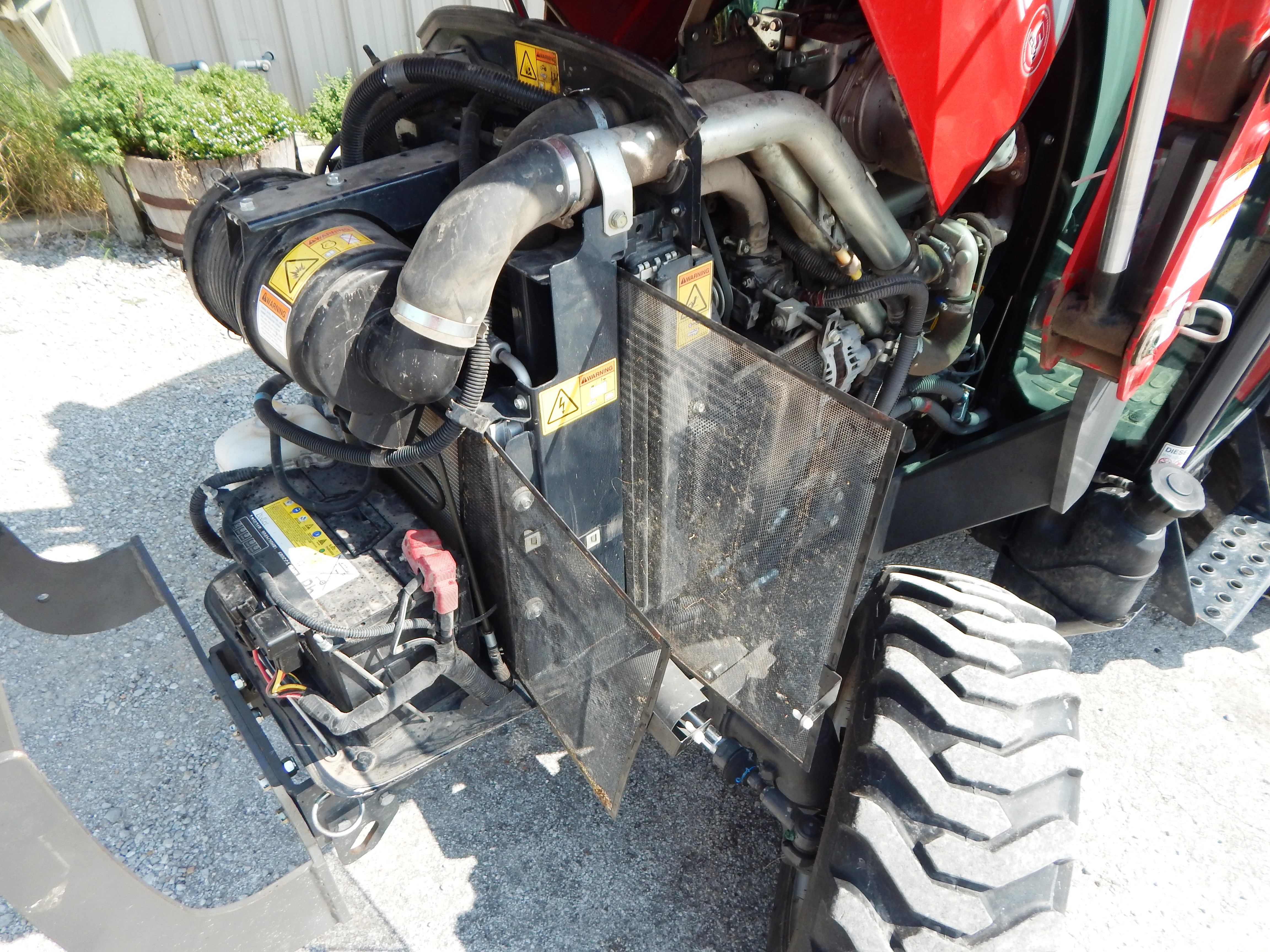 2018 Massey Ferguson 1742 Premium eHydro Tractor