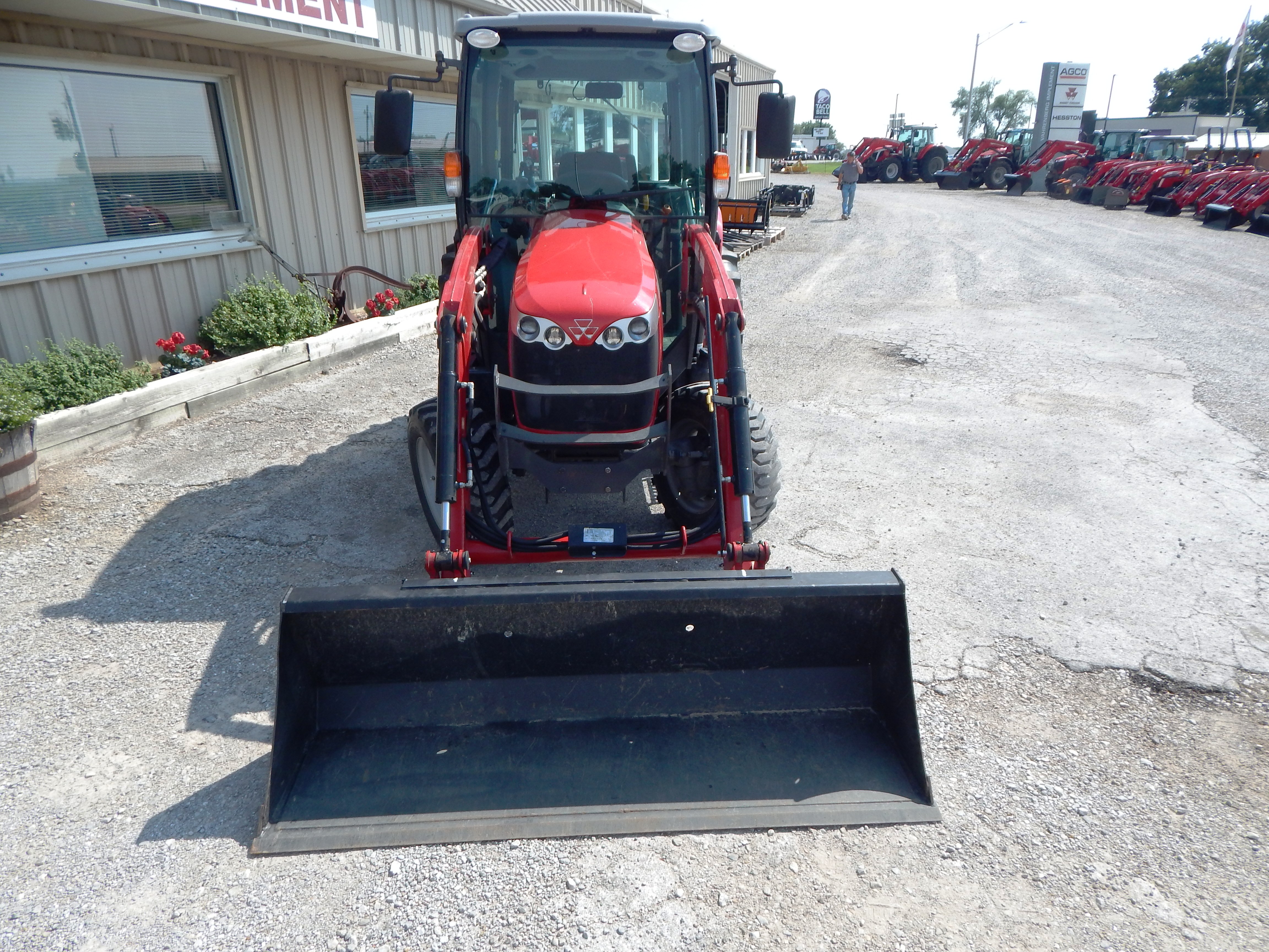 2018 Massey Ferguson 1742 Premium eHydro Tractor