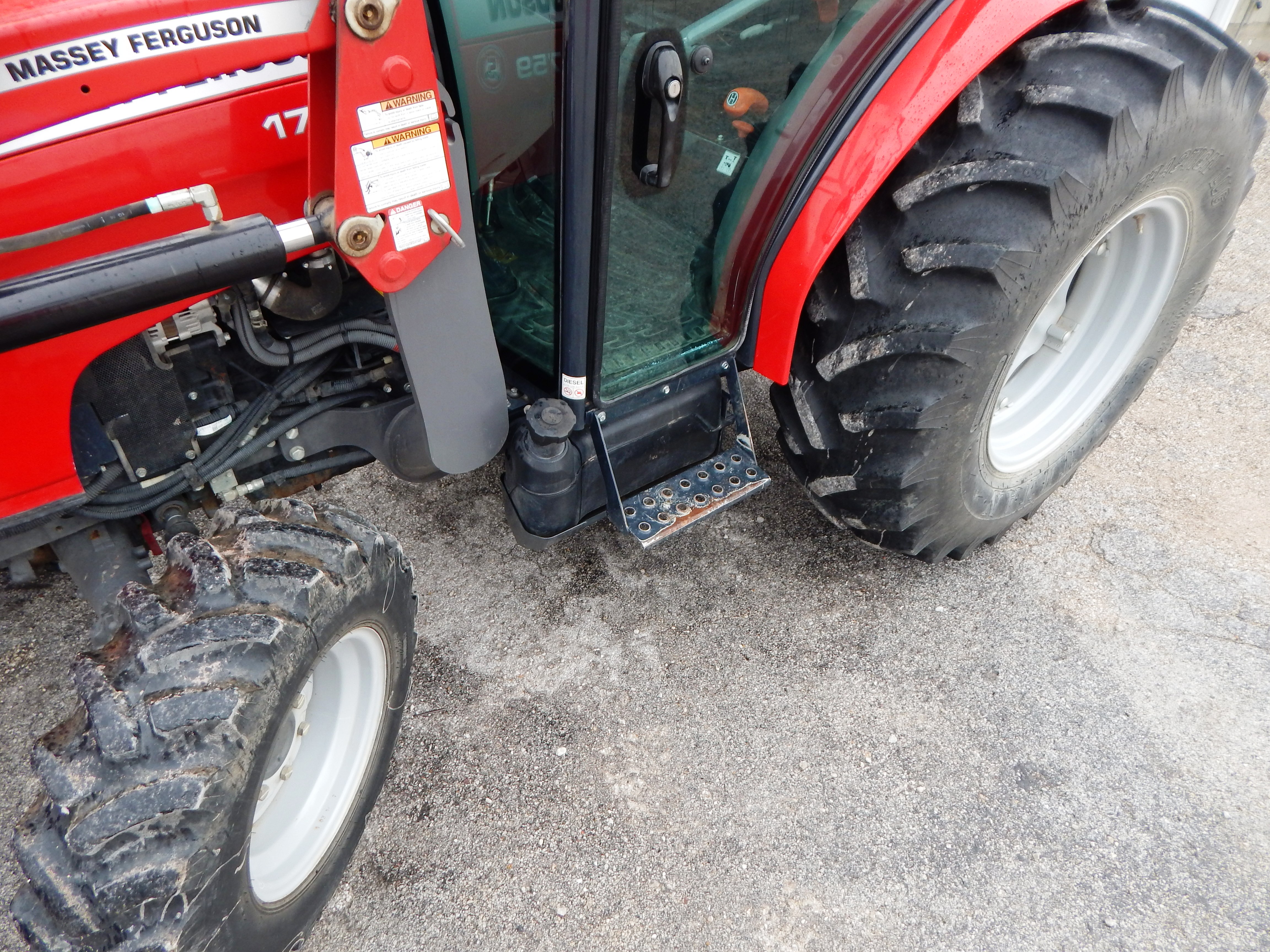 2017 Massey Ferguson 1759 Premium Power Shuttle Tractor