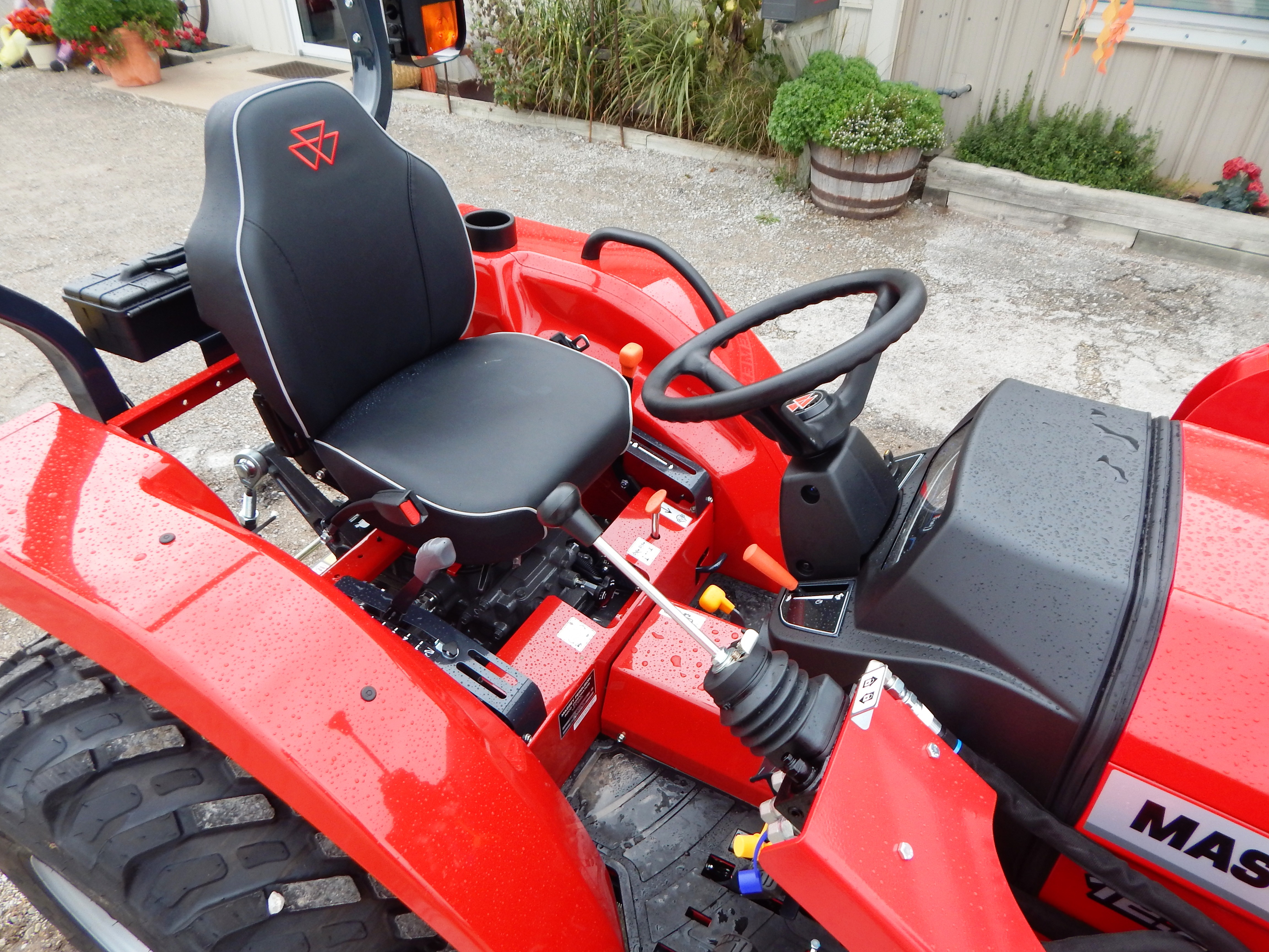 2026 Massey Ferguson 1E.25 Hydro Tractor