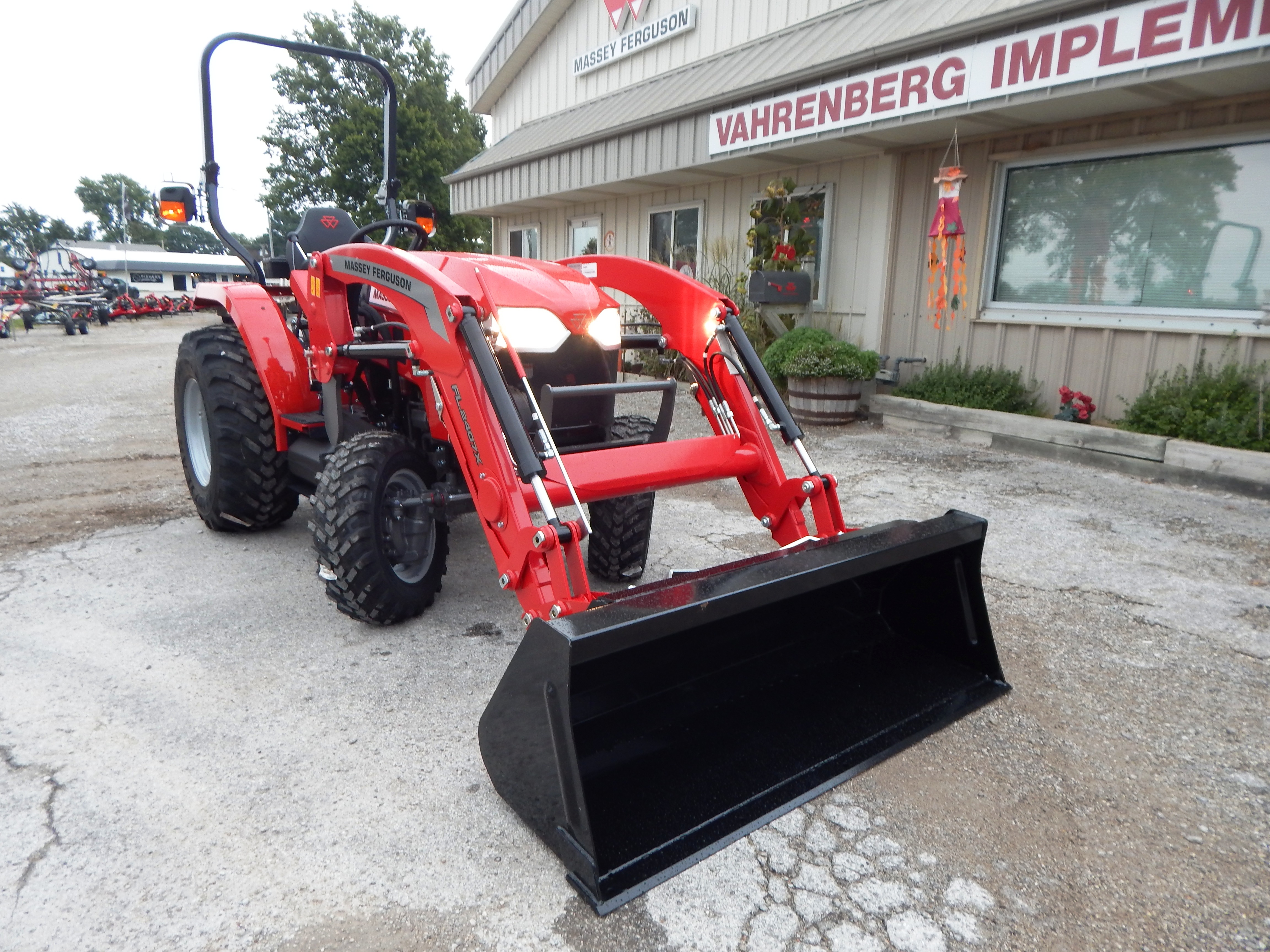 2026 Massey Ferguson 1E.25 Hydro Tractor