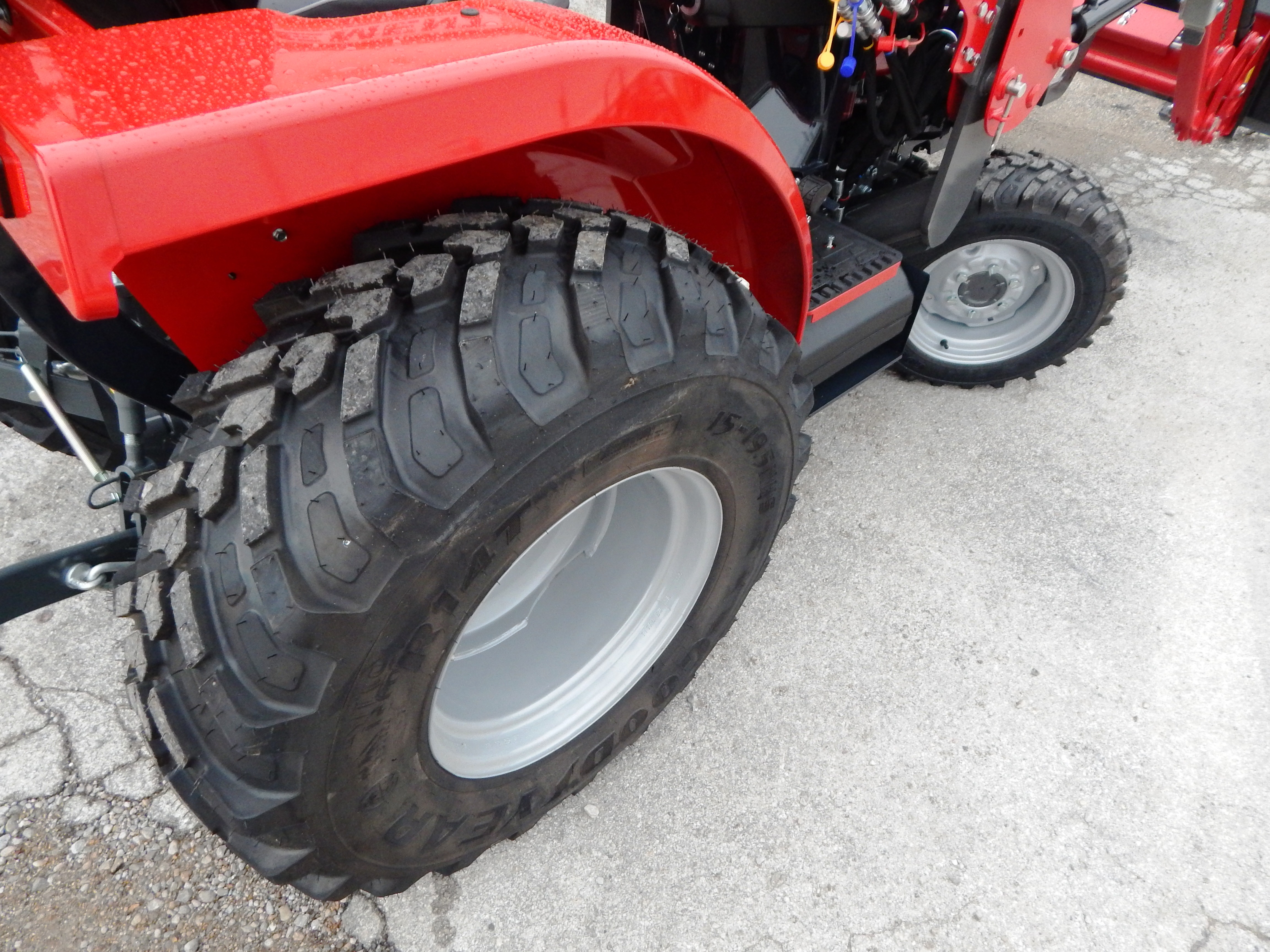 2026 Massey Ferguson 1E.25 Hydro Tractor