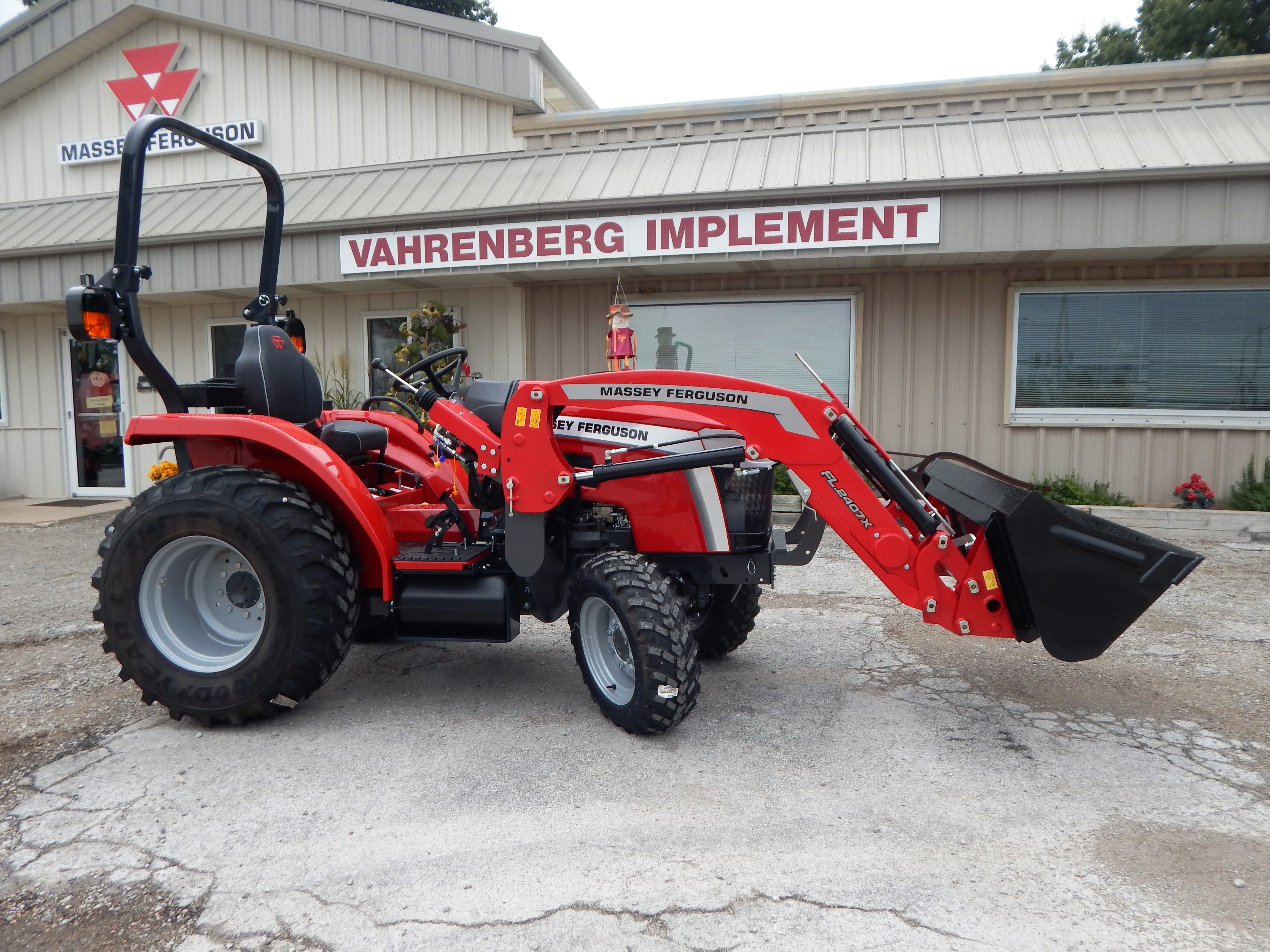 2026 Massey Ferguson 1E.25 Hydro Tractor