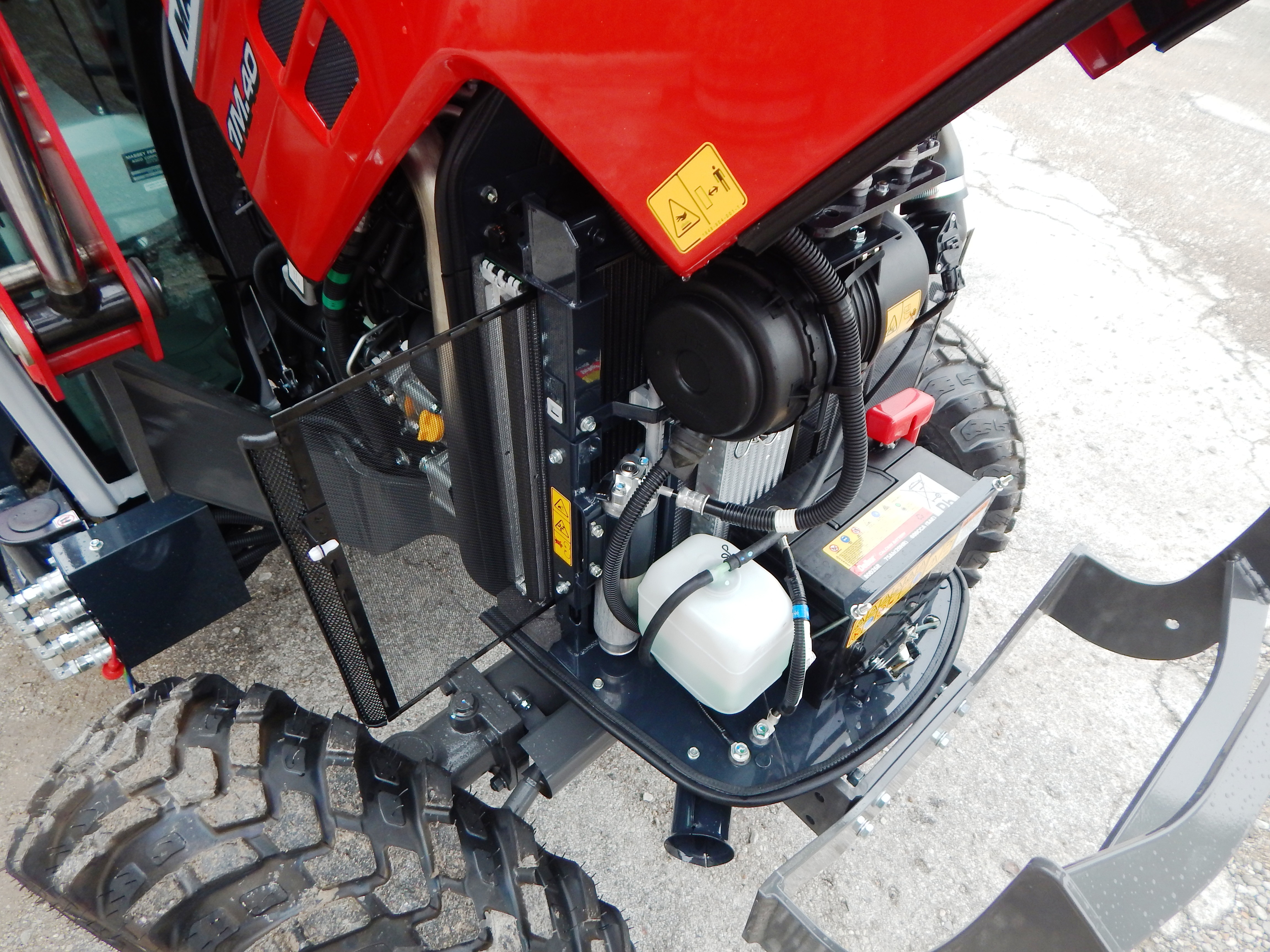 2026 Massey Ferguson 1M.40 eHydro Deluxe Cab Tractor