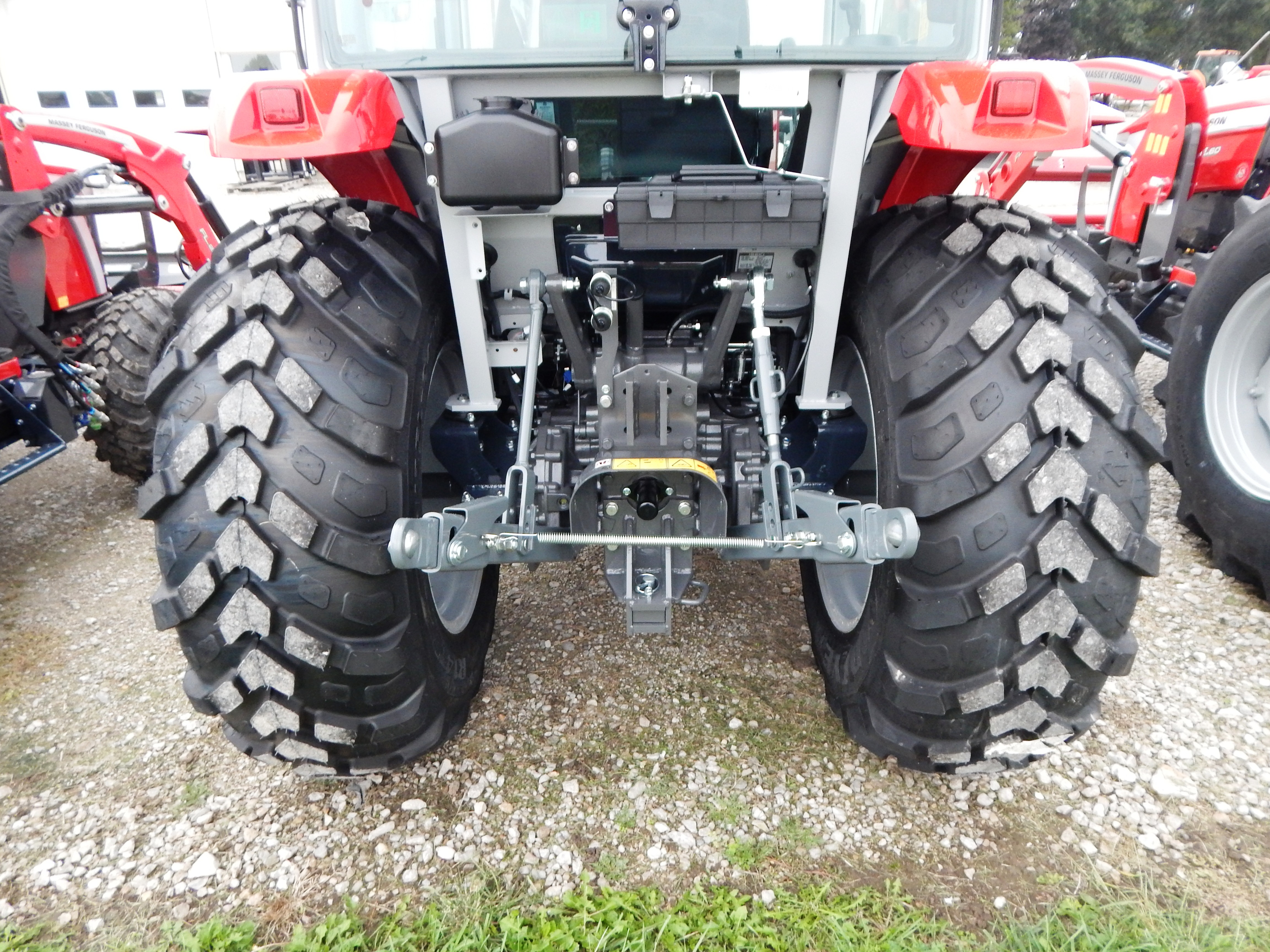 2026 Massey Ferguson 1M.40 eHydro Deluxe Cab Tractor