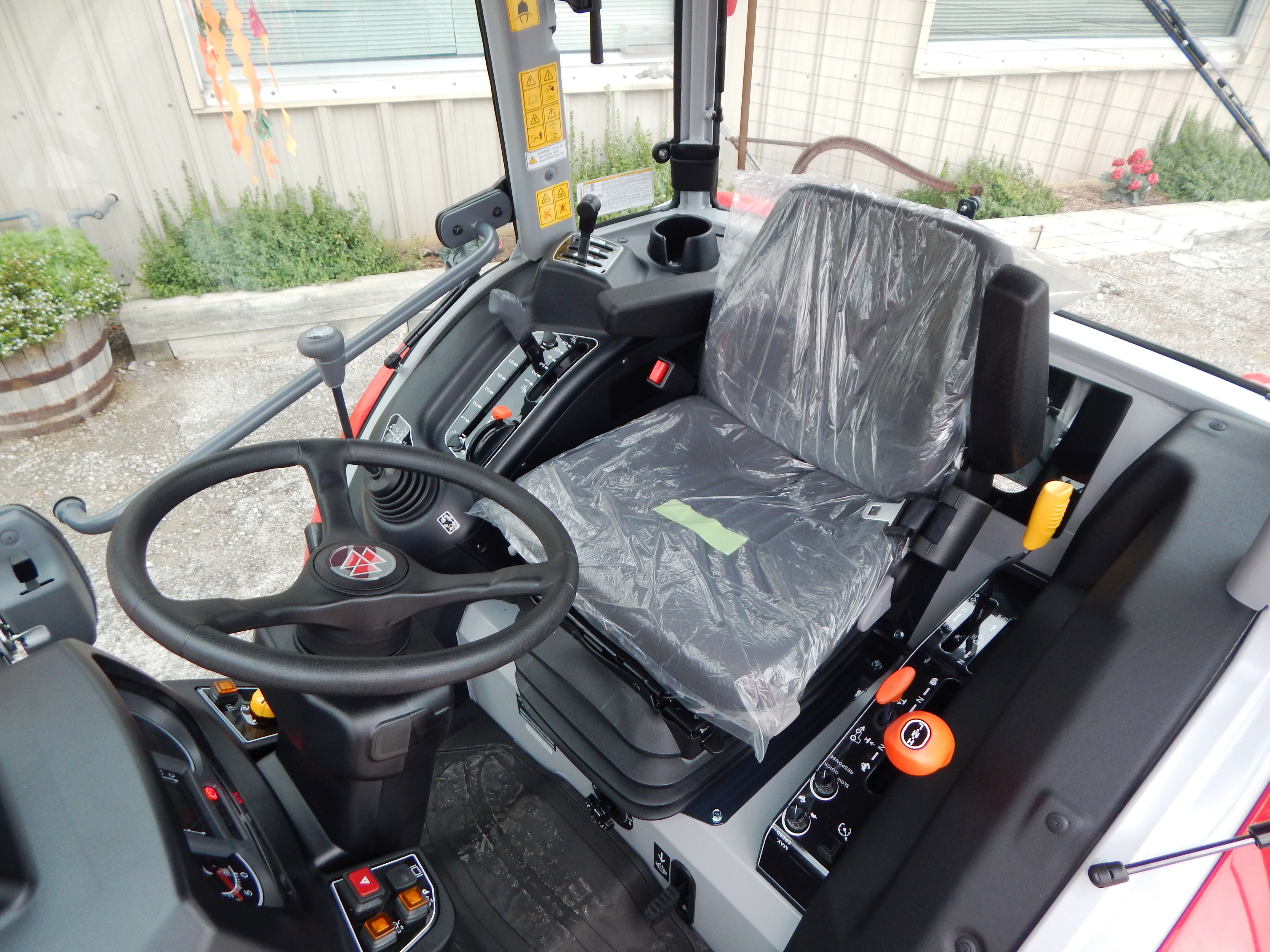 2026 Massey Ferguson 1M.40 eHydro Deluxe Cab Tractor
