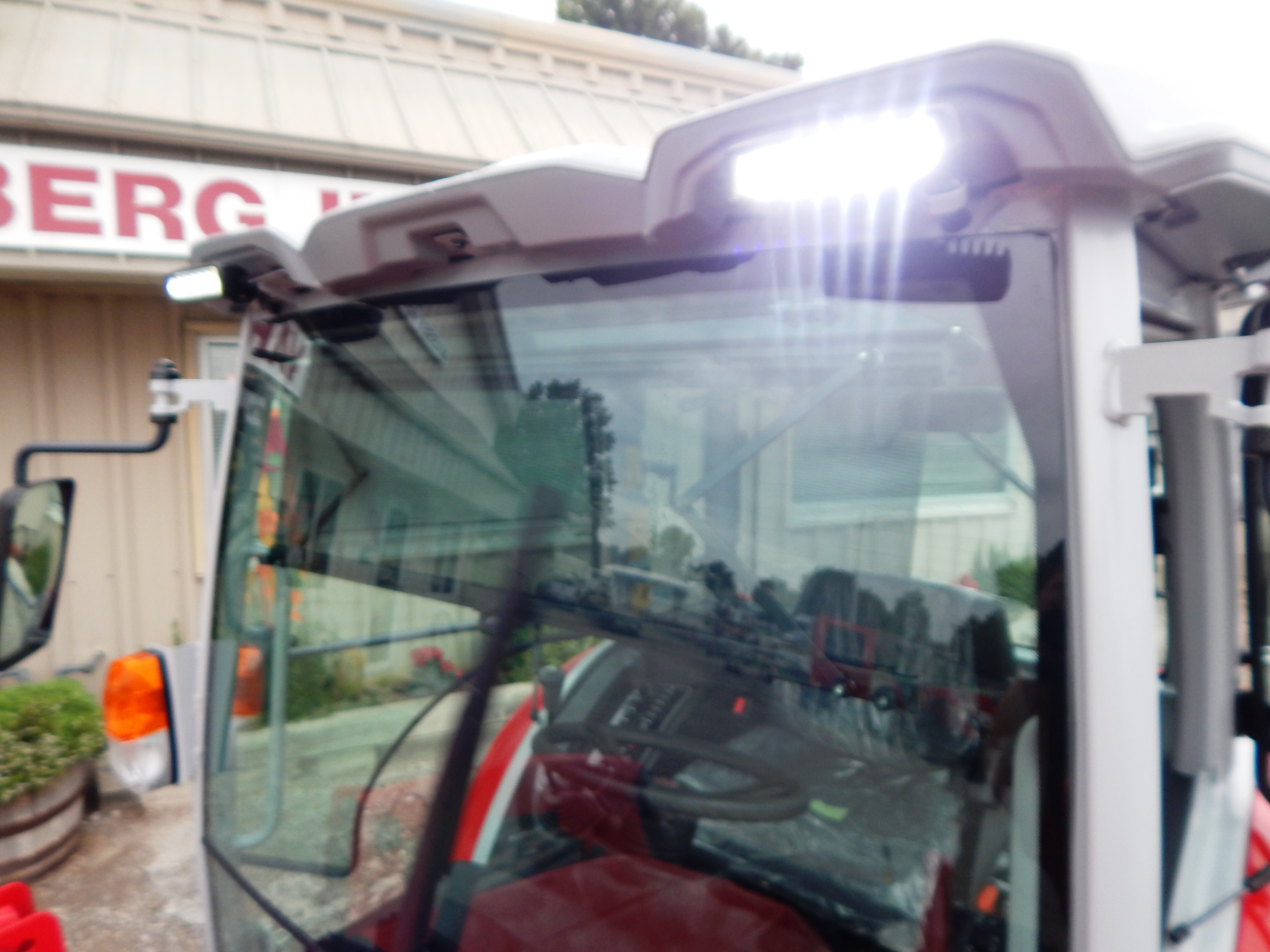 2026 Massey Ferguson 1M.40 eHydro Deluxe Cab Tractor