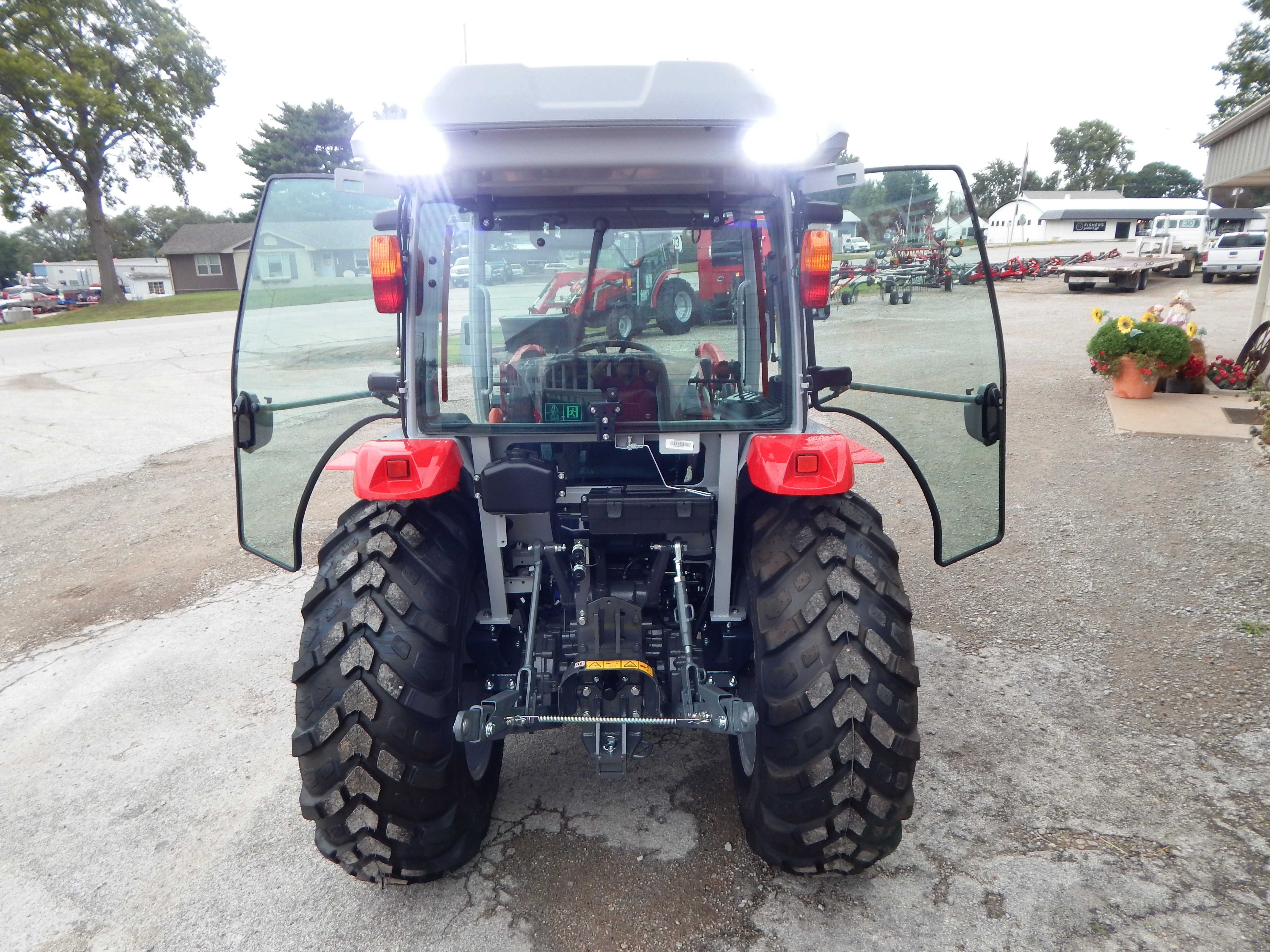 2026 Massey Ferguson 1M.40 eHydro Deluxe Cab Tractor
