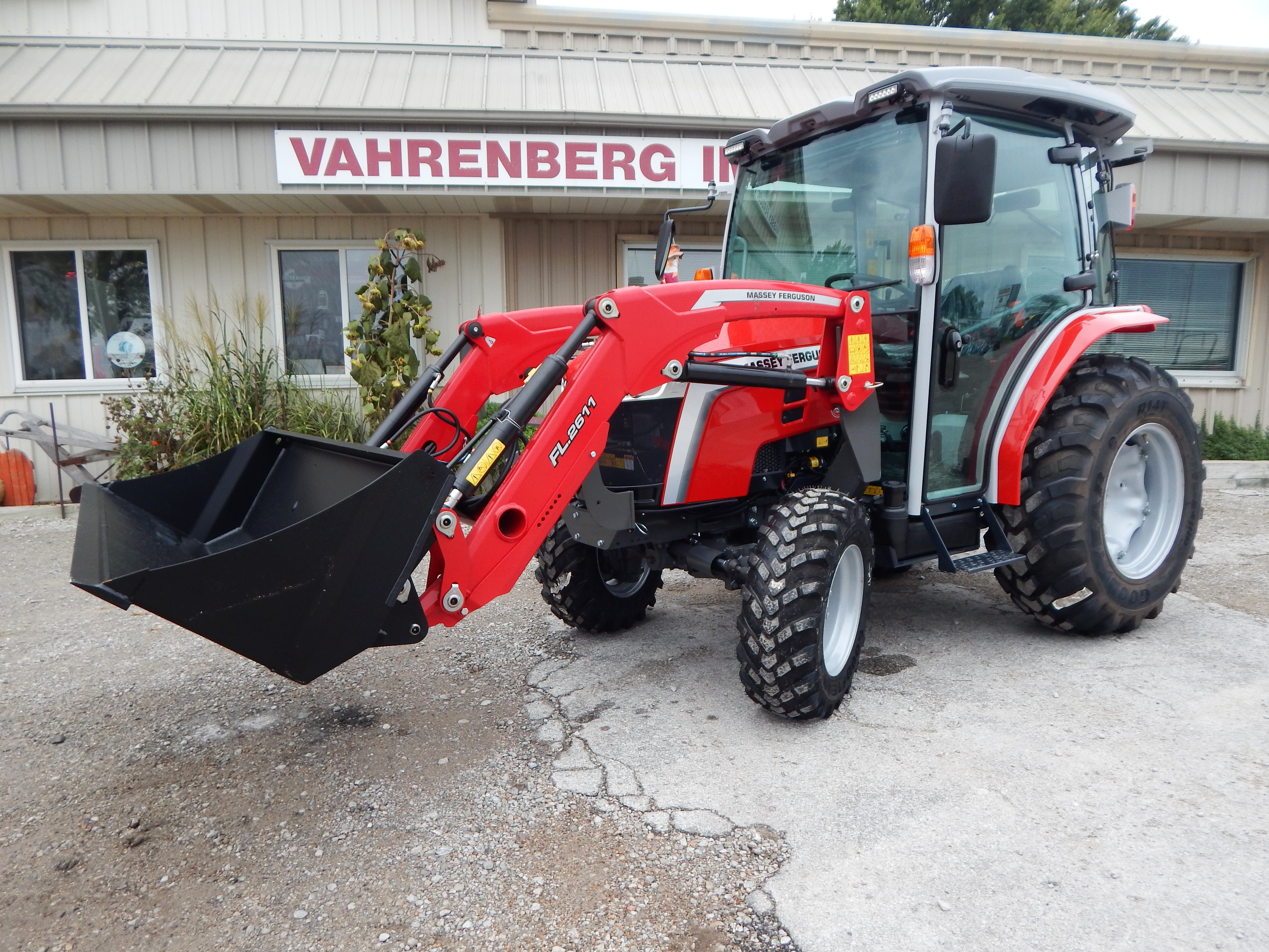 2026 Massey Ferguson 1M.40 eHydro Deluxe Cab Tractor