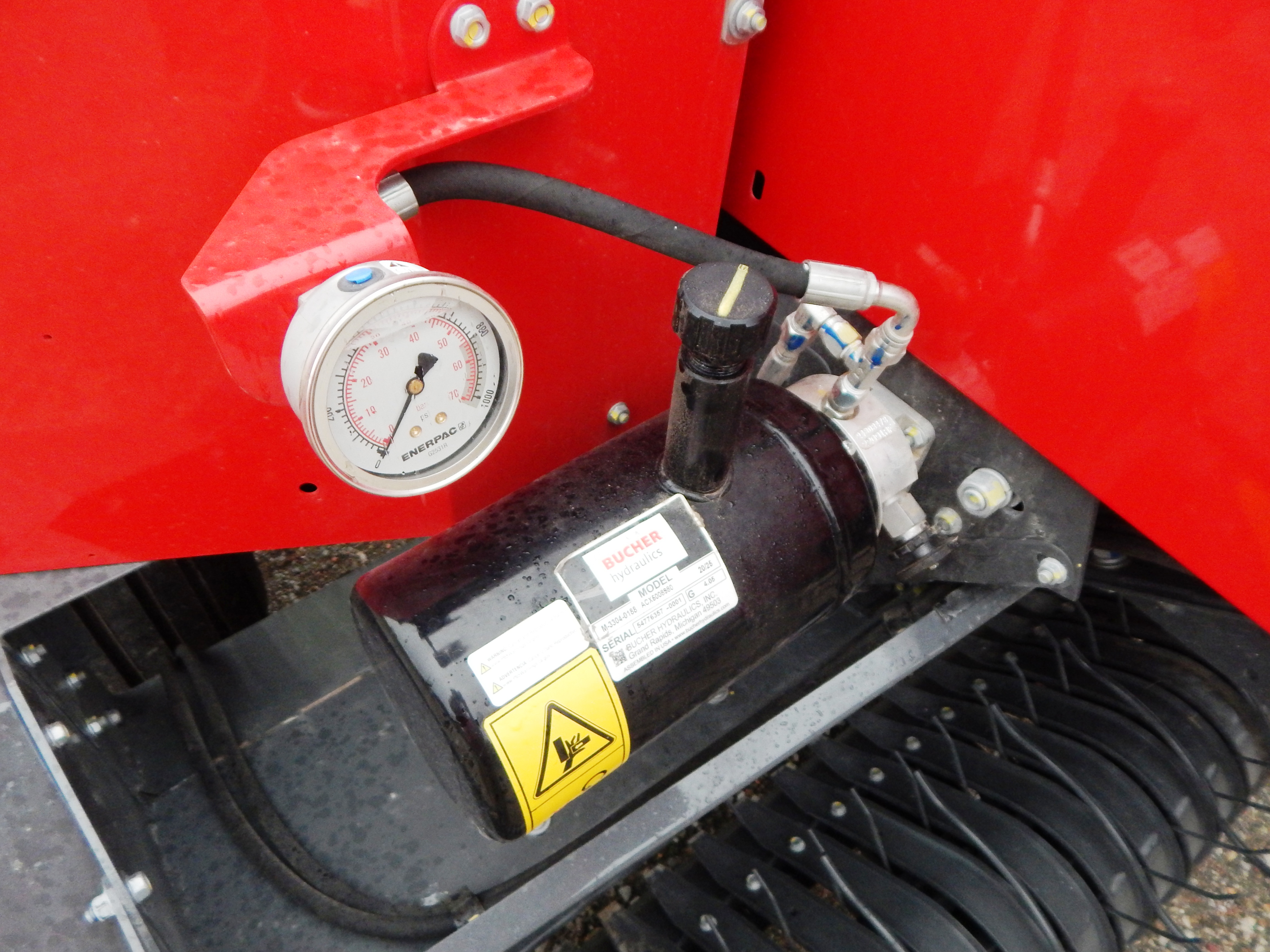 2027 Massey Ferguson 1840 Baler/Square