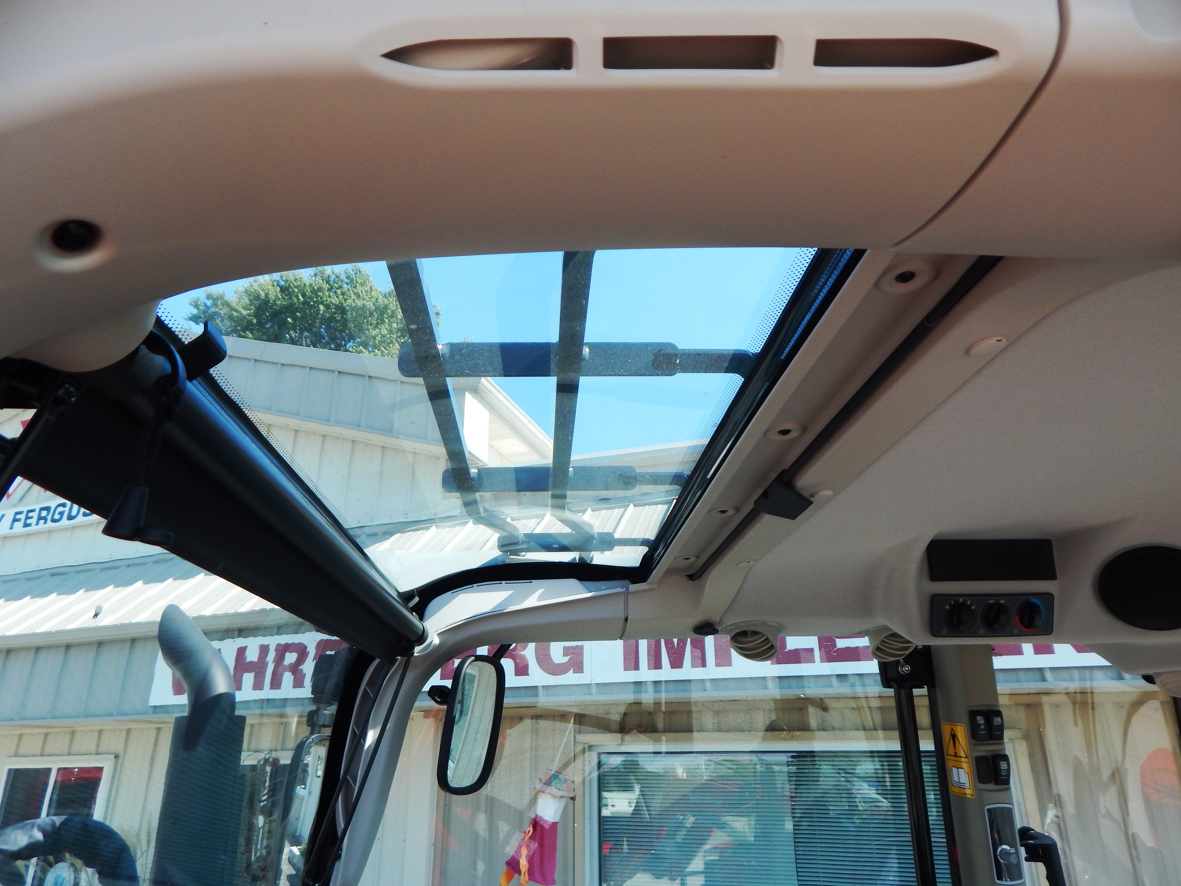 2026 Massey Ferguson 4710 Dyna2 Tractor