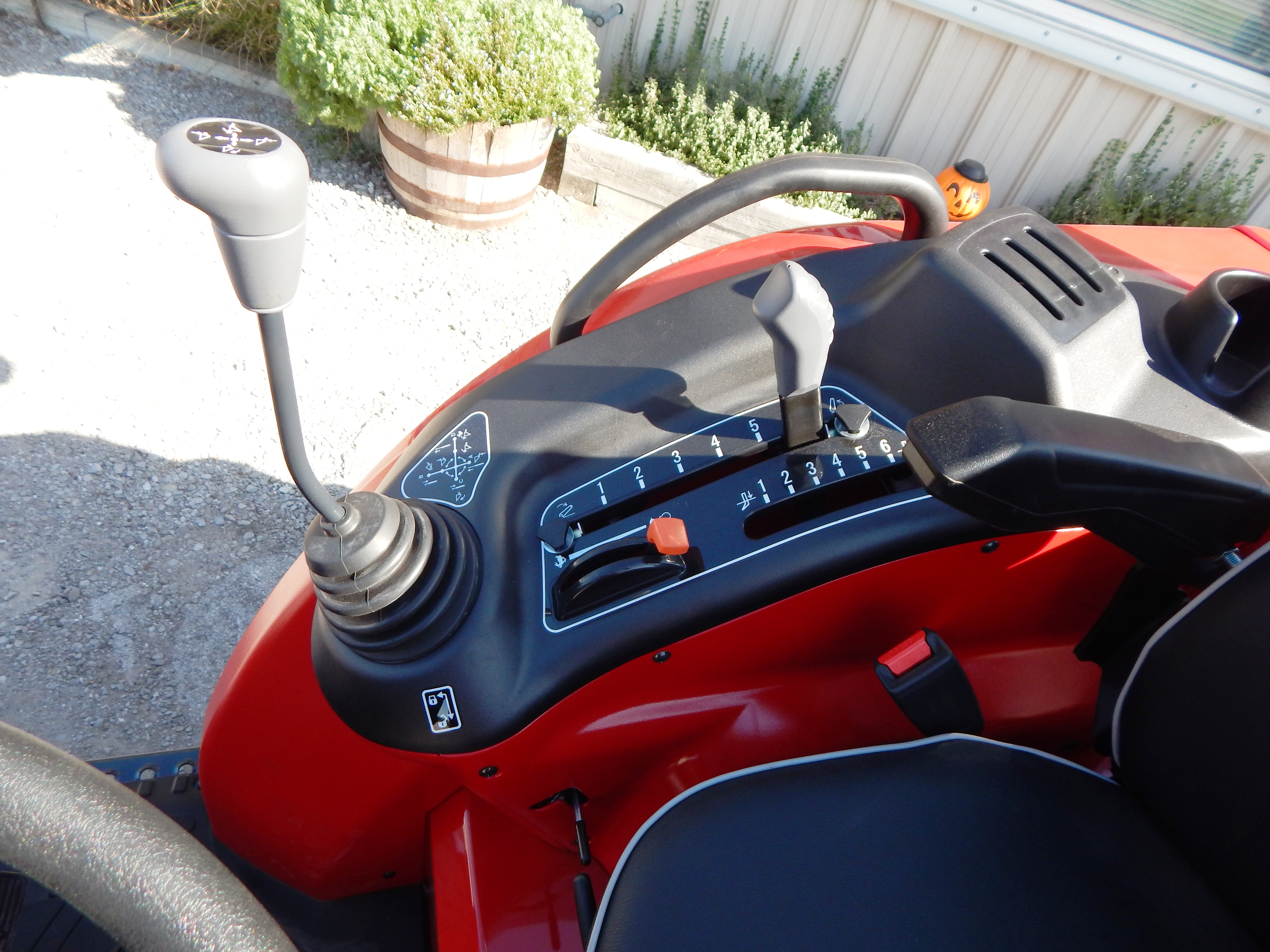 2026 Massey Ferguson 1M.35 eHydro Tractor
