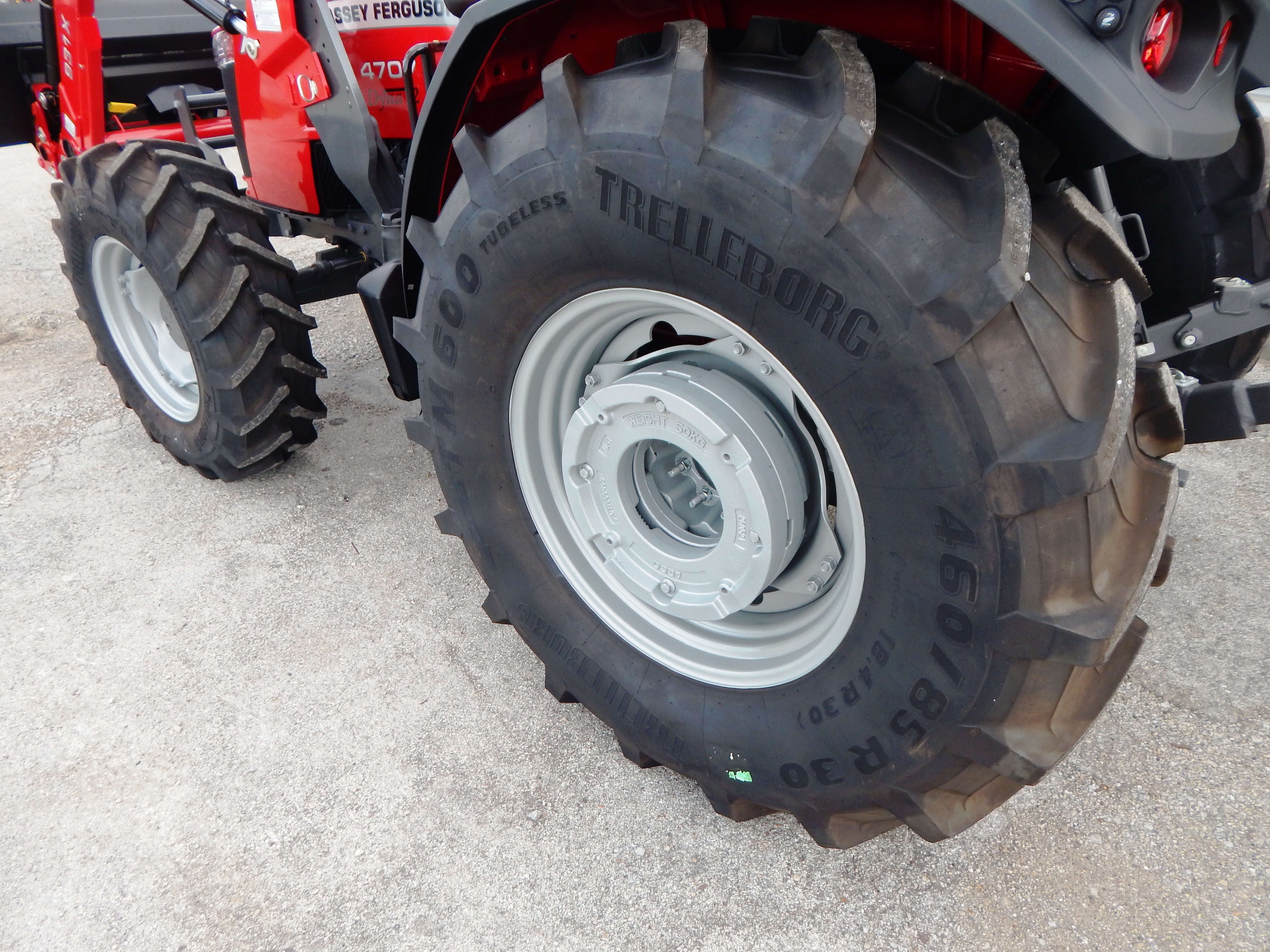 2026 Massey Ferguson 4707 Dyna2 Tractor