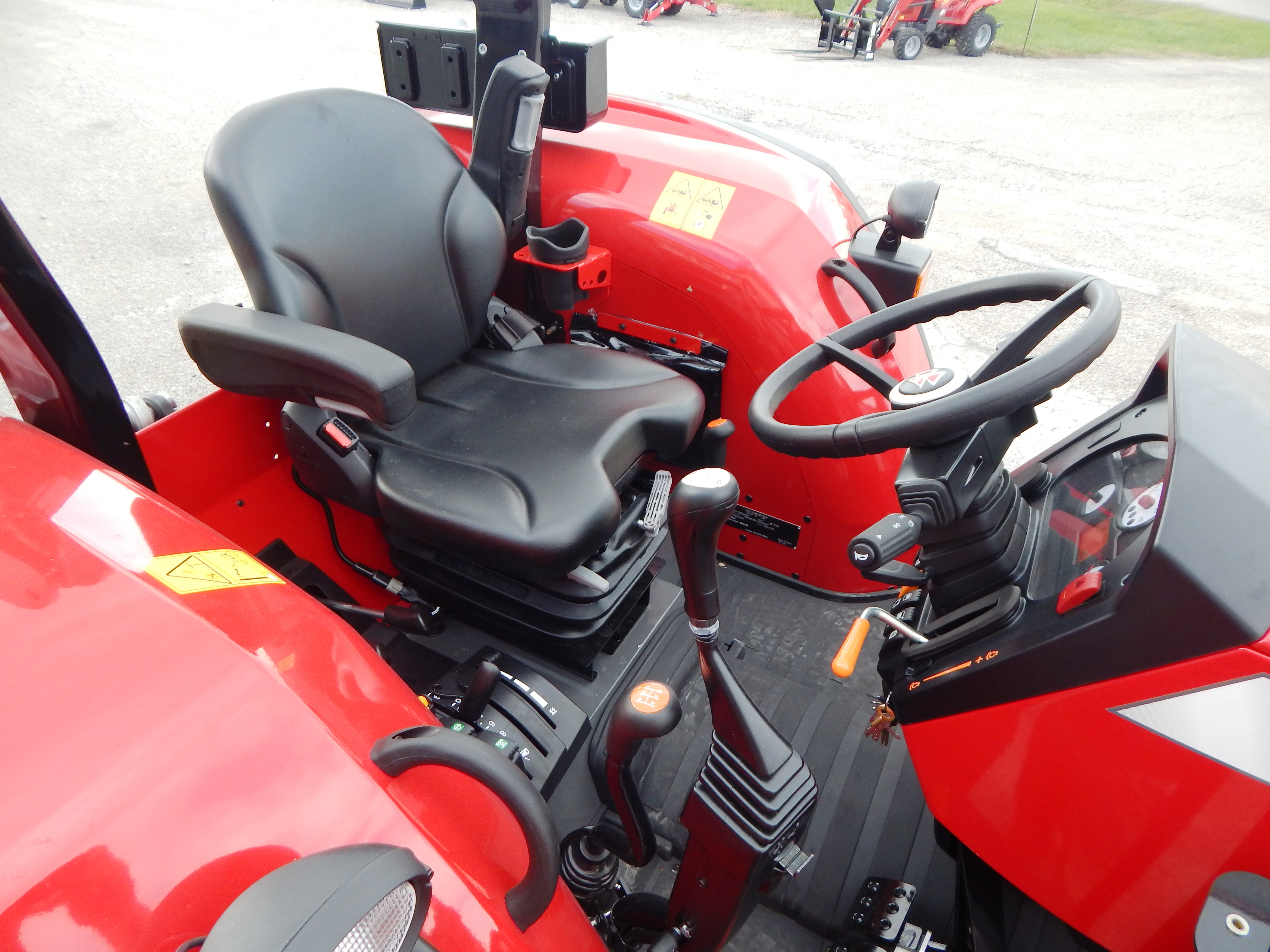 2026 Massey Ferguson 4707 Dyna2 Tractor