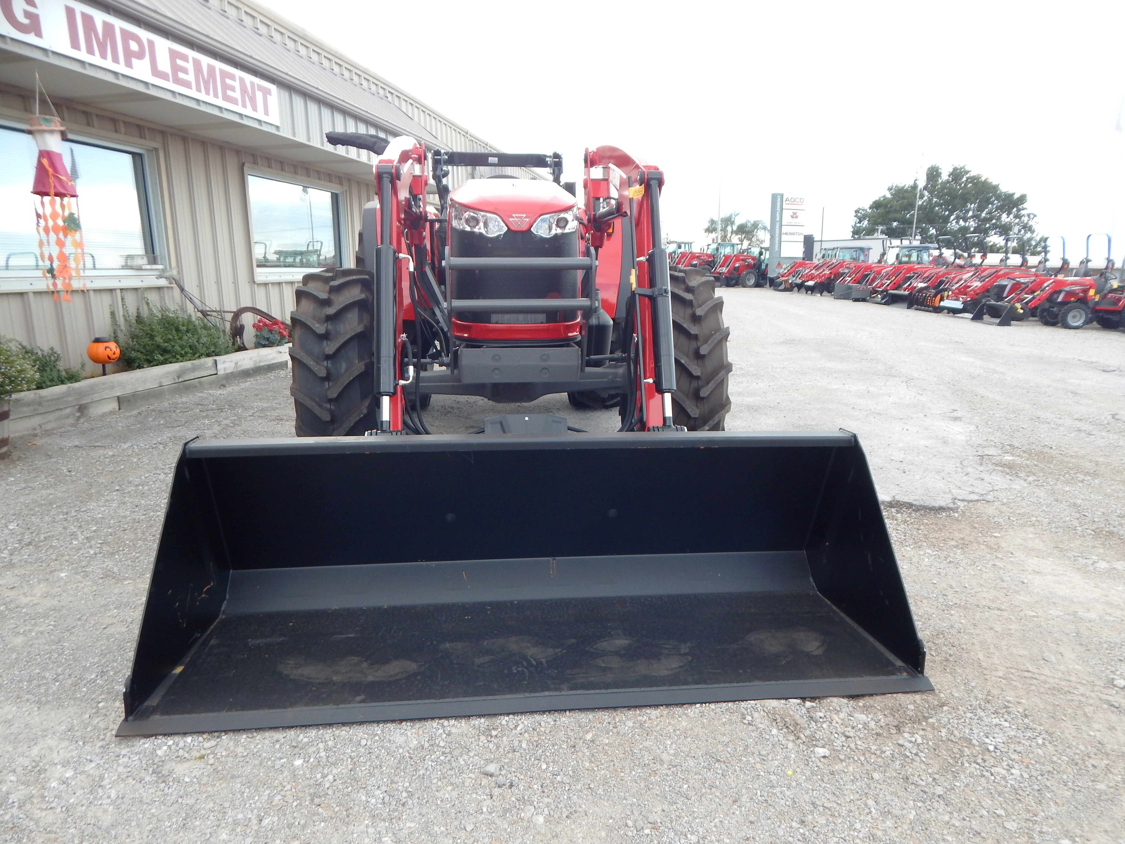 2026 Massey Ferguson 4707 Dyna2 Tractor