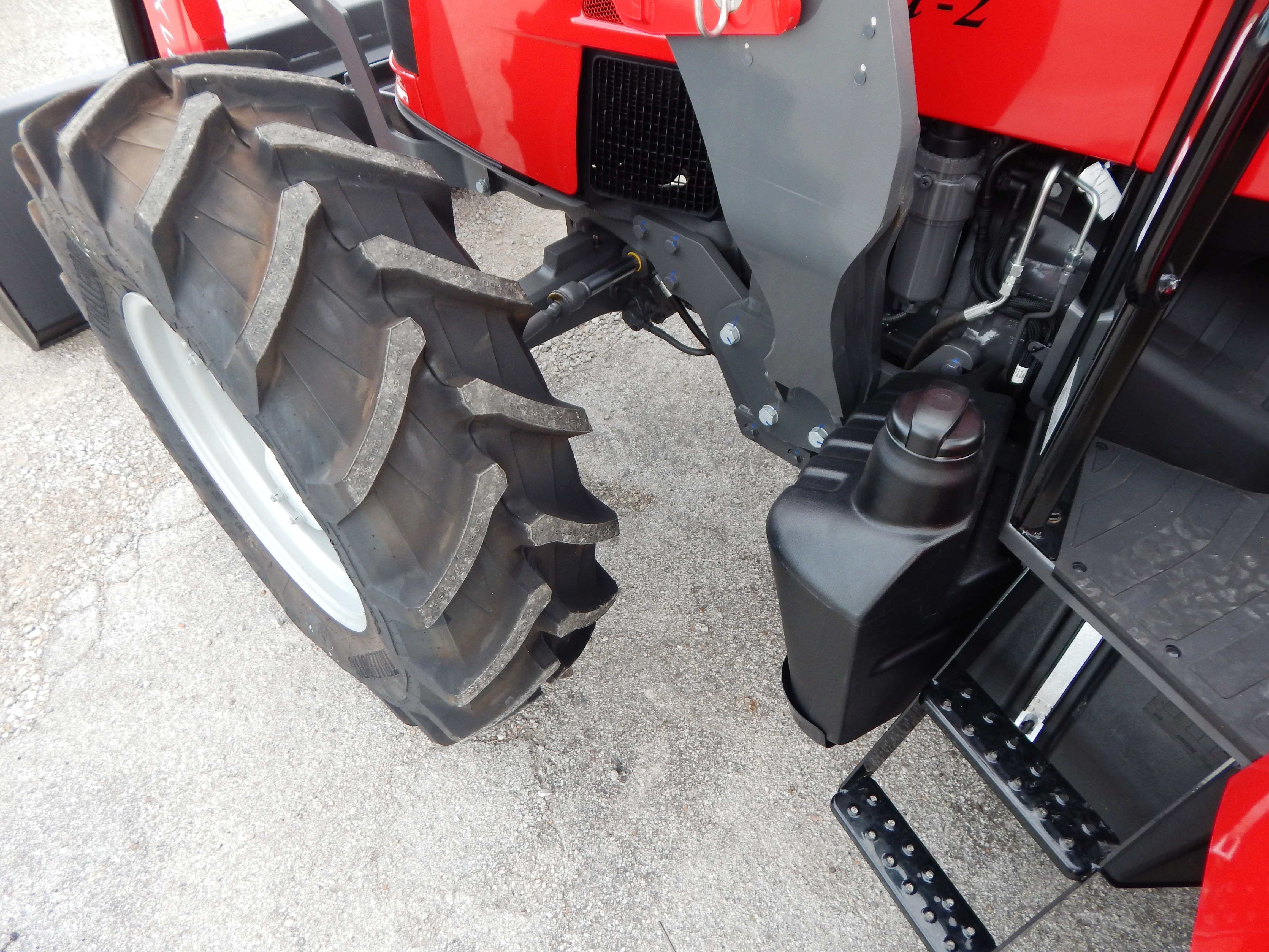2026 Massey Ferguson 4707 Dyna2 Tractor