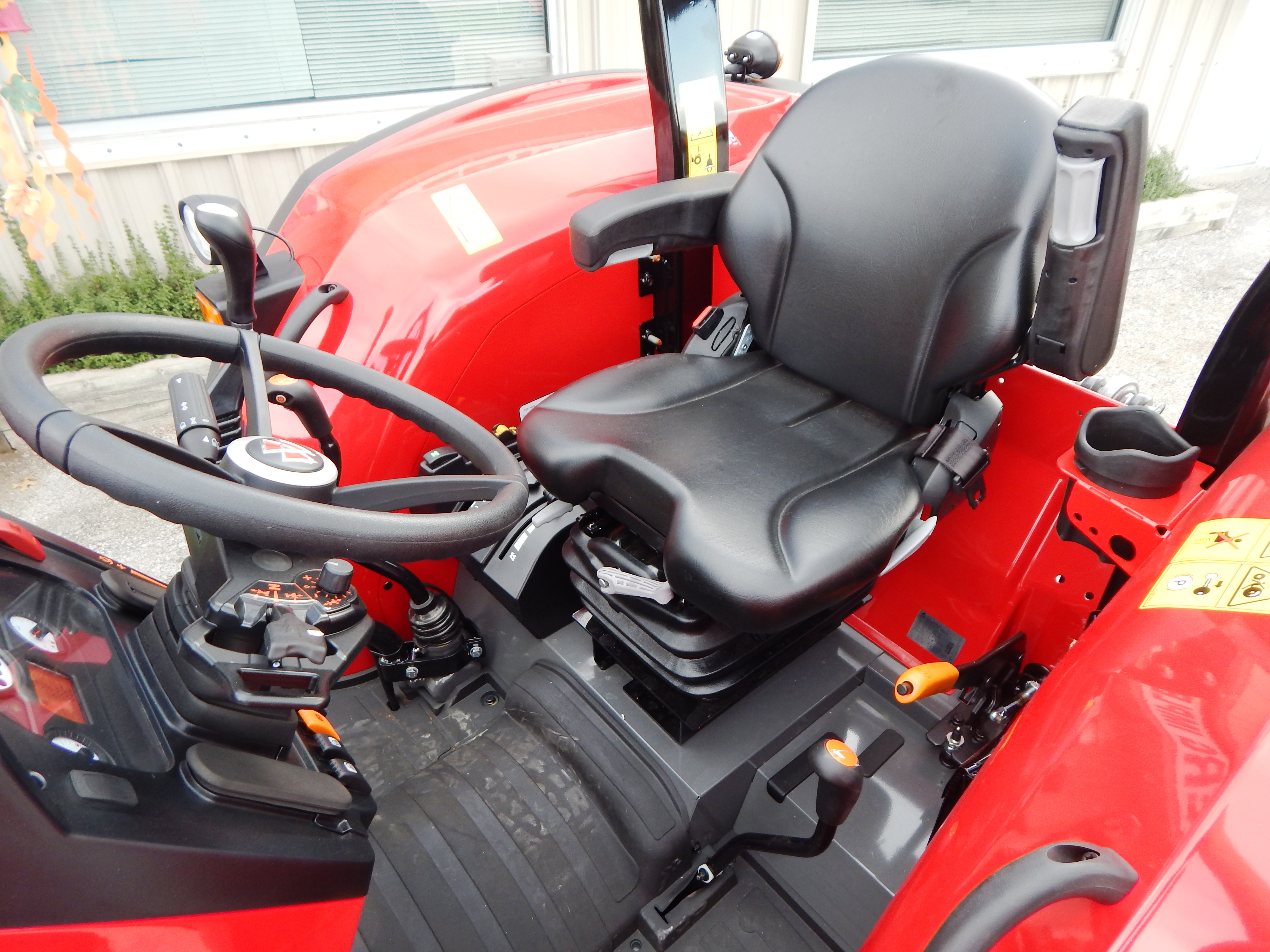 2026 Massey Ferguson 4707 Dyna2 Tractor