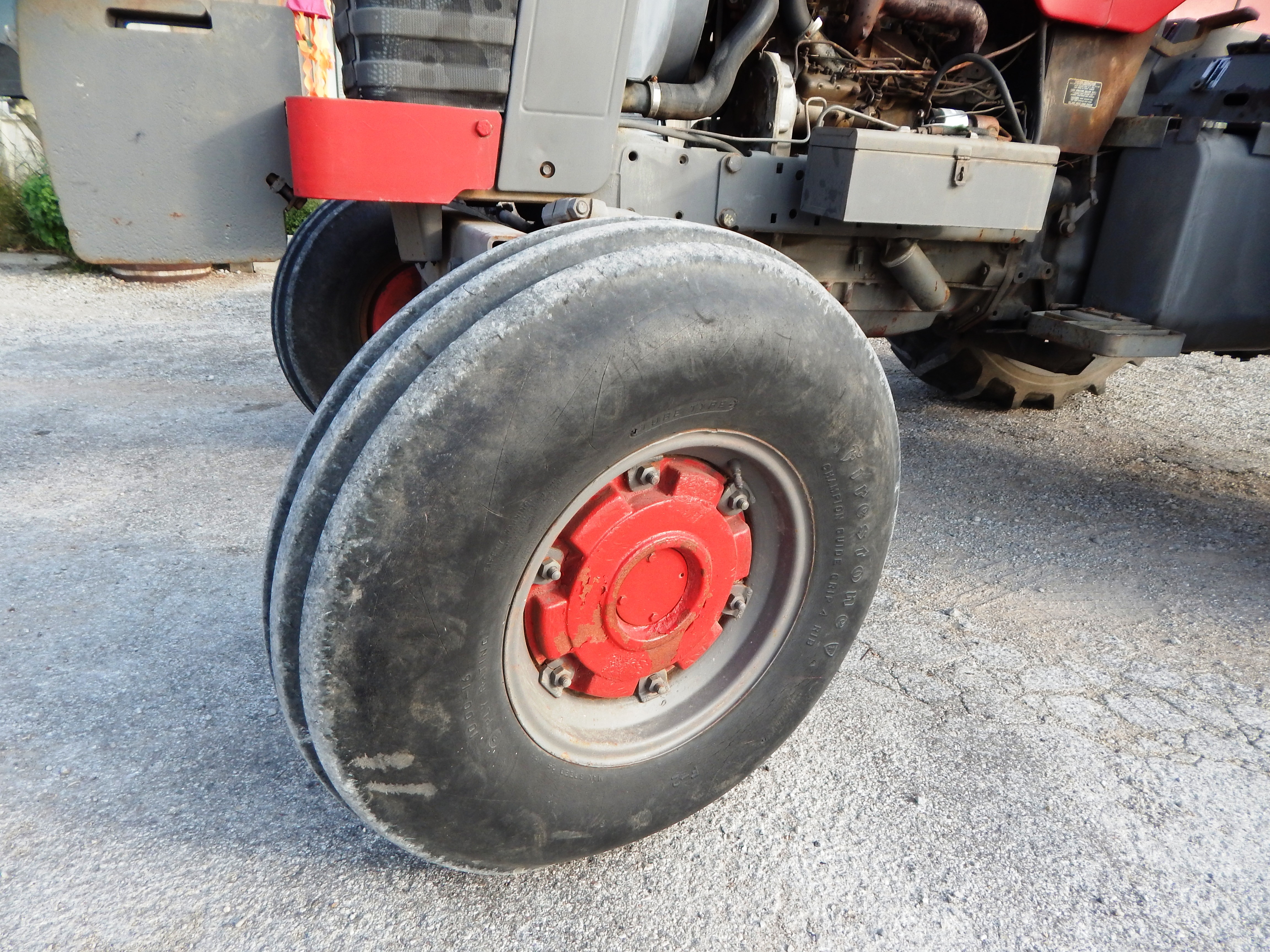 1971 Massey Ferguson 1080 Tractor