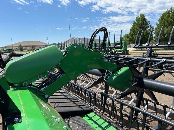 2022 John Deere RD40F Header Combine