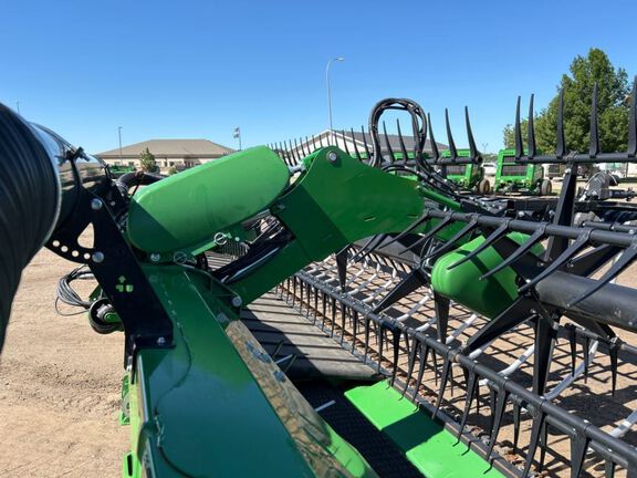 2022 John Deere RD40F Header Combine