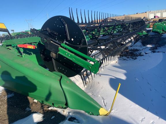 2022 John Deere HD40F Header Combine