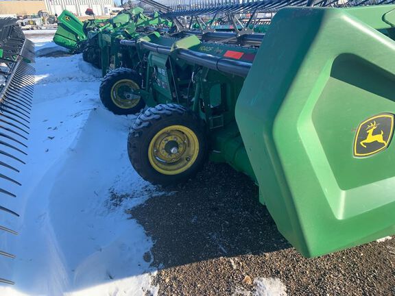 2022 John Deere HD40F Header Combine