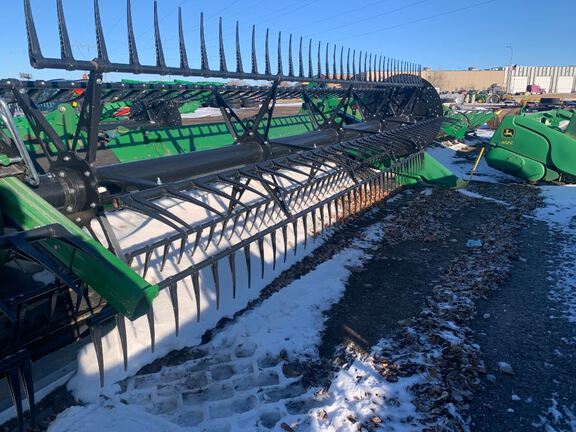 2022 John Deere HD40F Header Combine