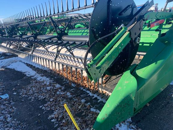 2022 John Deere HD40F Header Combine