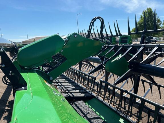 2022 John Deere RD40F Header Combine