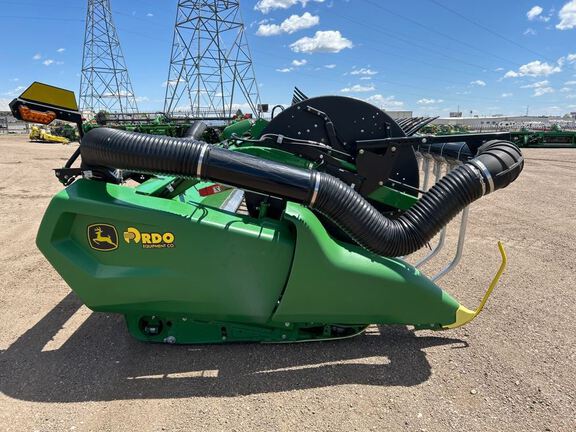 2022 John Deere RD40F Header Combine