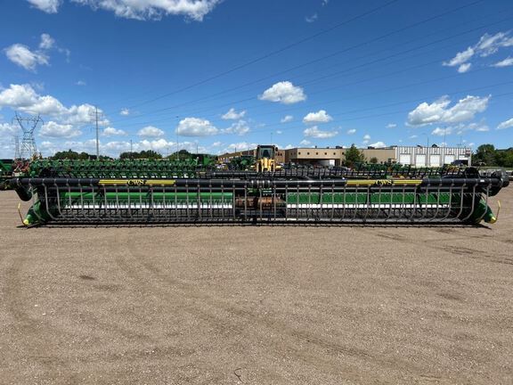 2022 John Deere RD40F Header Combine